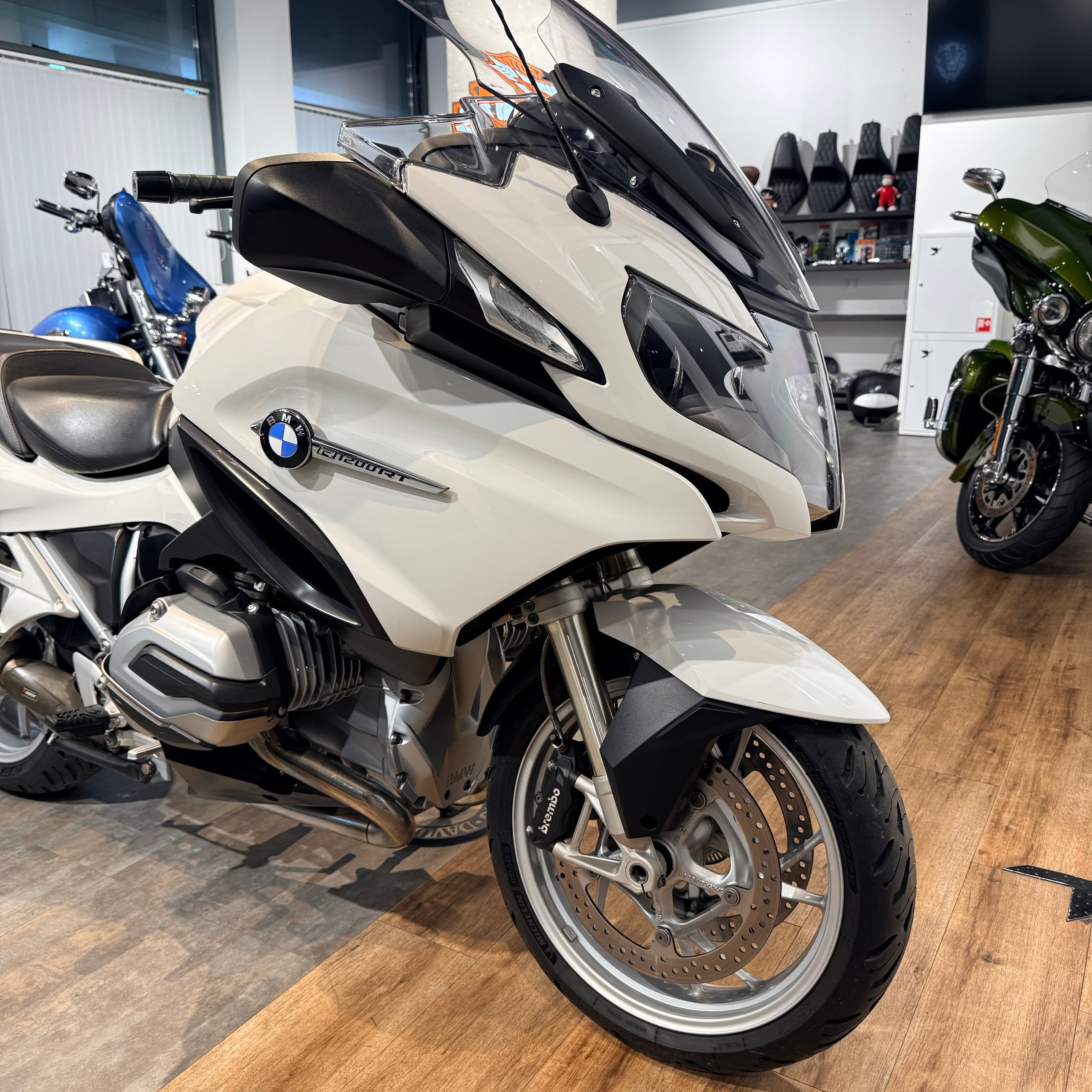 2015 BMW R1200RT Alpine White (VIN WB10*5141). Hello Davidson, Москва. Только хорошие мотоциклы…