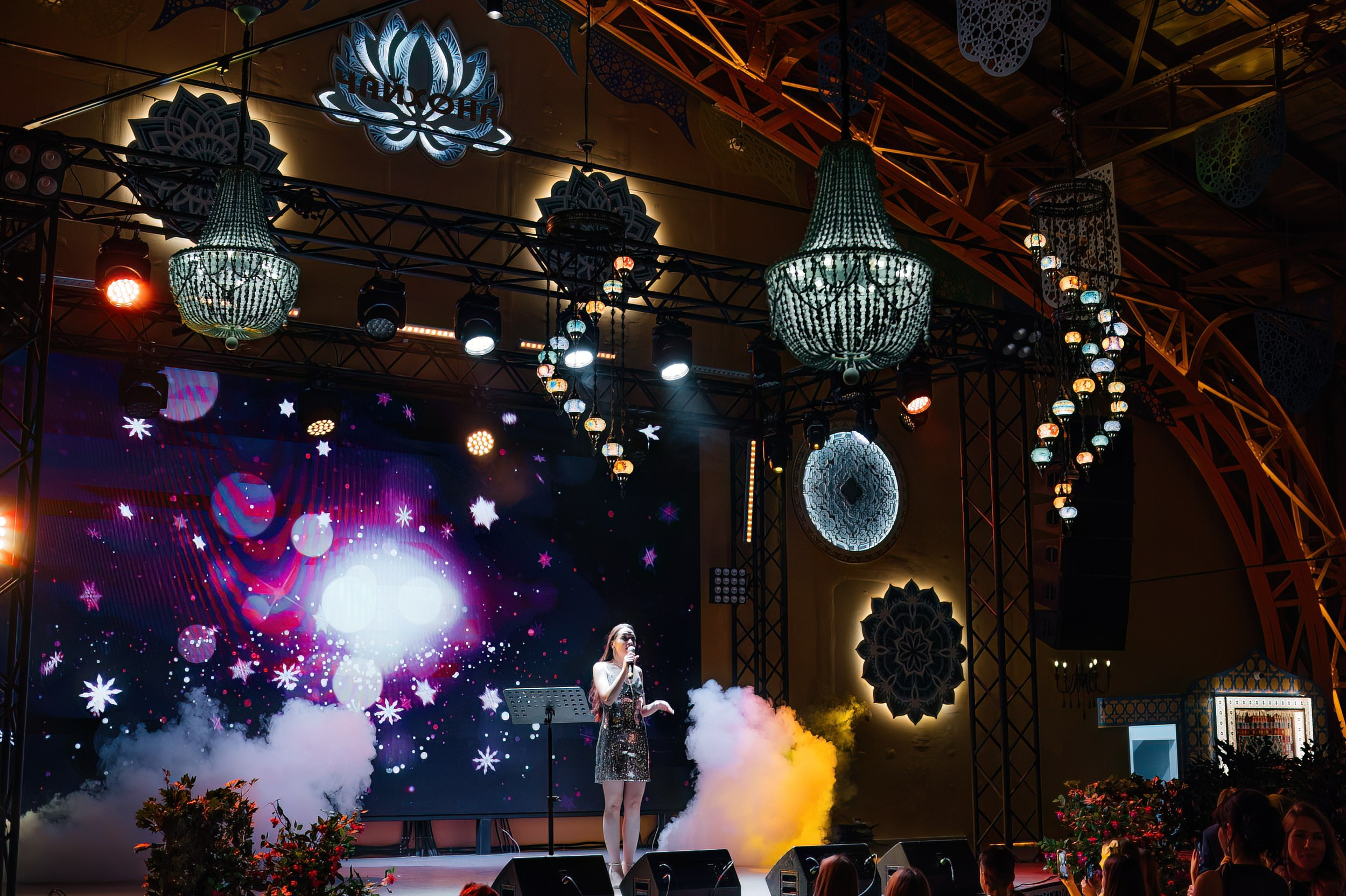 Новогодняя ночь 2024 в ресторане Чайхона ВО. Коммерческий фотограф в Санкт-Петербурге Анна Кобзарь