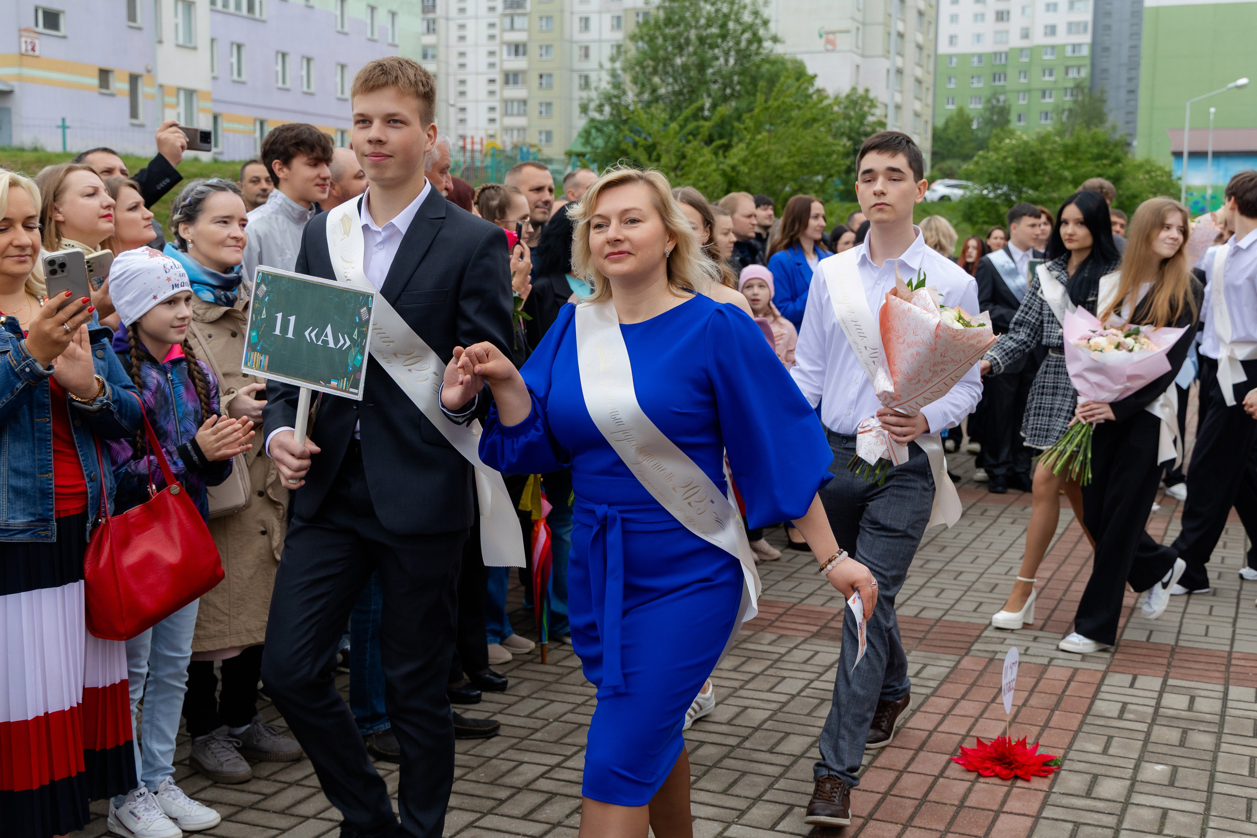 Последний звонок 2025 в Минске. Свадебный фотограф в Минске/Беларуси Сергей Спиридонов