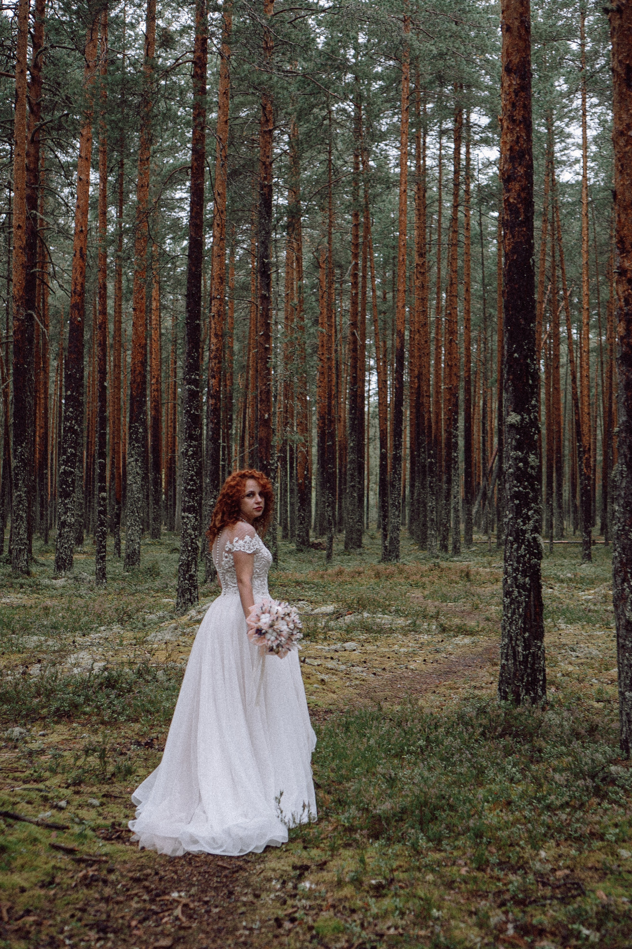 СВАДЕБНАЯ ФОТОСЕССИИЯ ПАРЫ В ГОРОДЕ ПРИОЗЕРСК В СОСНОВОМ ЛЕСУ И С ПИКАПОМ. Профессиональный фотограф, Санкт-Петербург — Виктория Богомолова