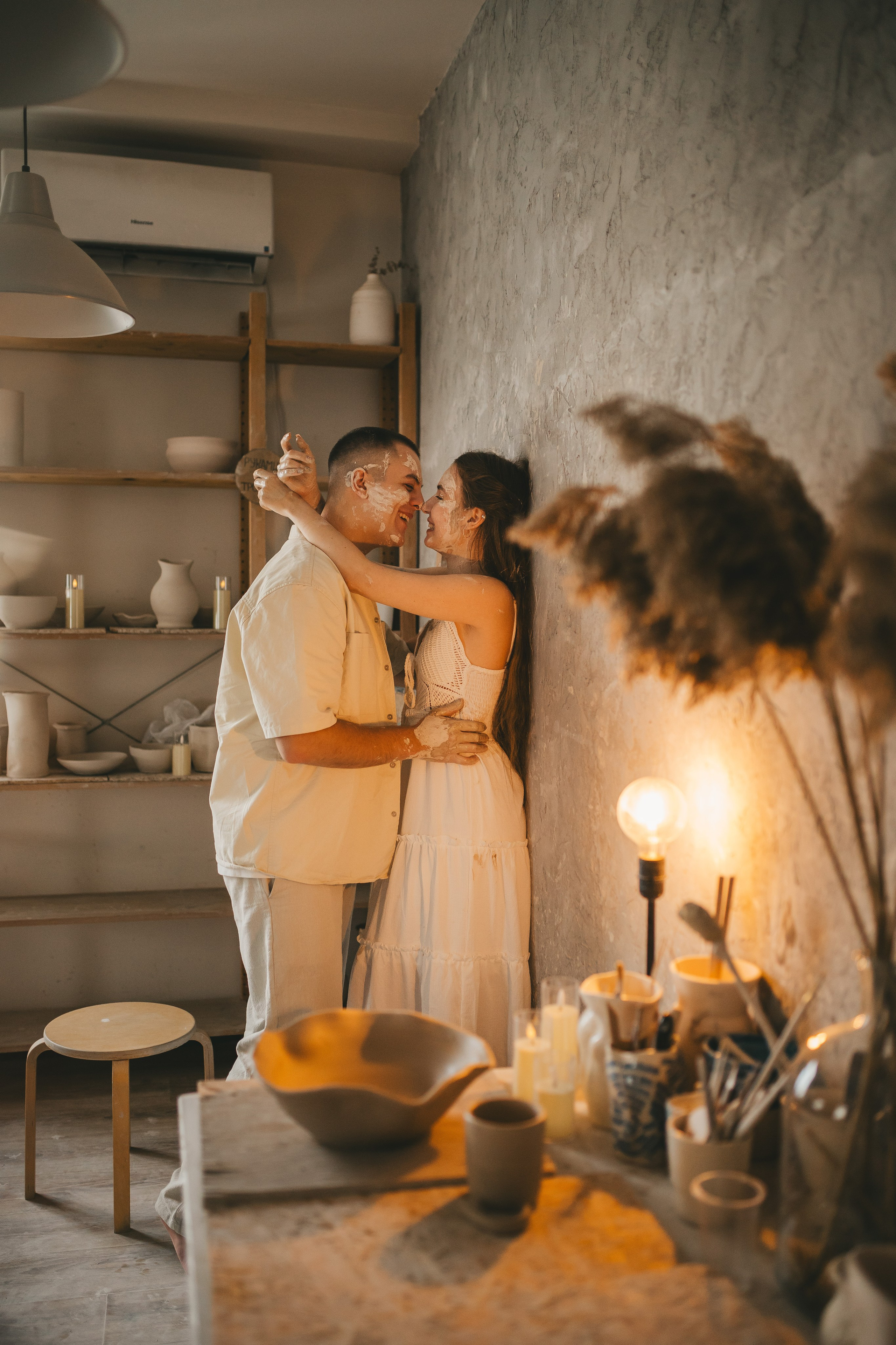 Дима и Даша в гончарной мастерской. Семейный lifestyle фотограф в Санкт-Петербурге Людмила Пахомова