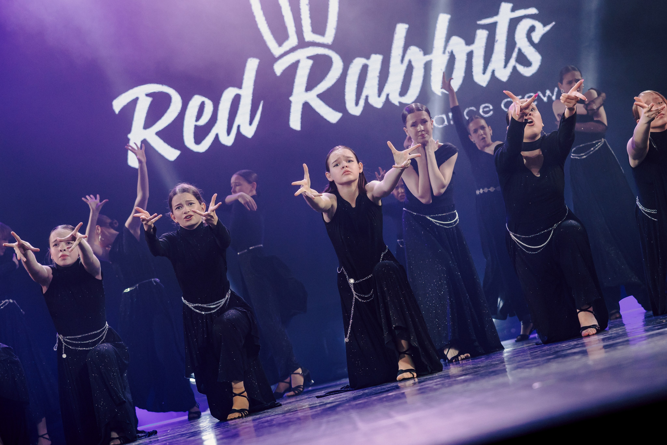Отчётный концерт танцевальной школы «Red Rabbits» 2025. Лёшка Варзегов — фотограф