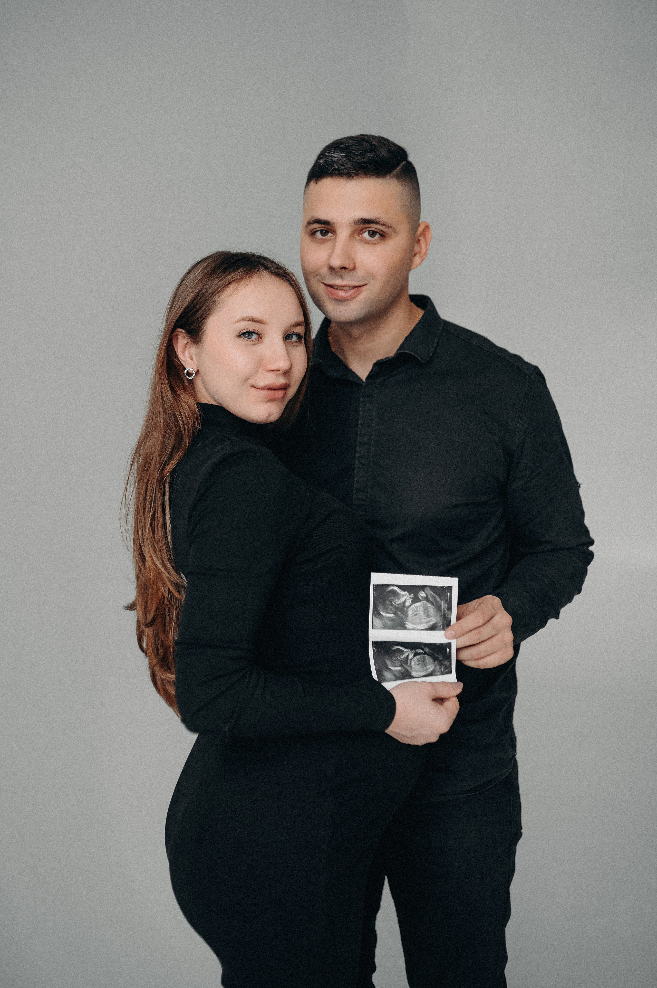 Съемка беременности в студии. Главная