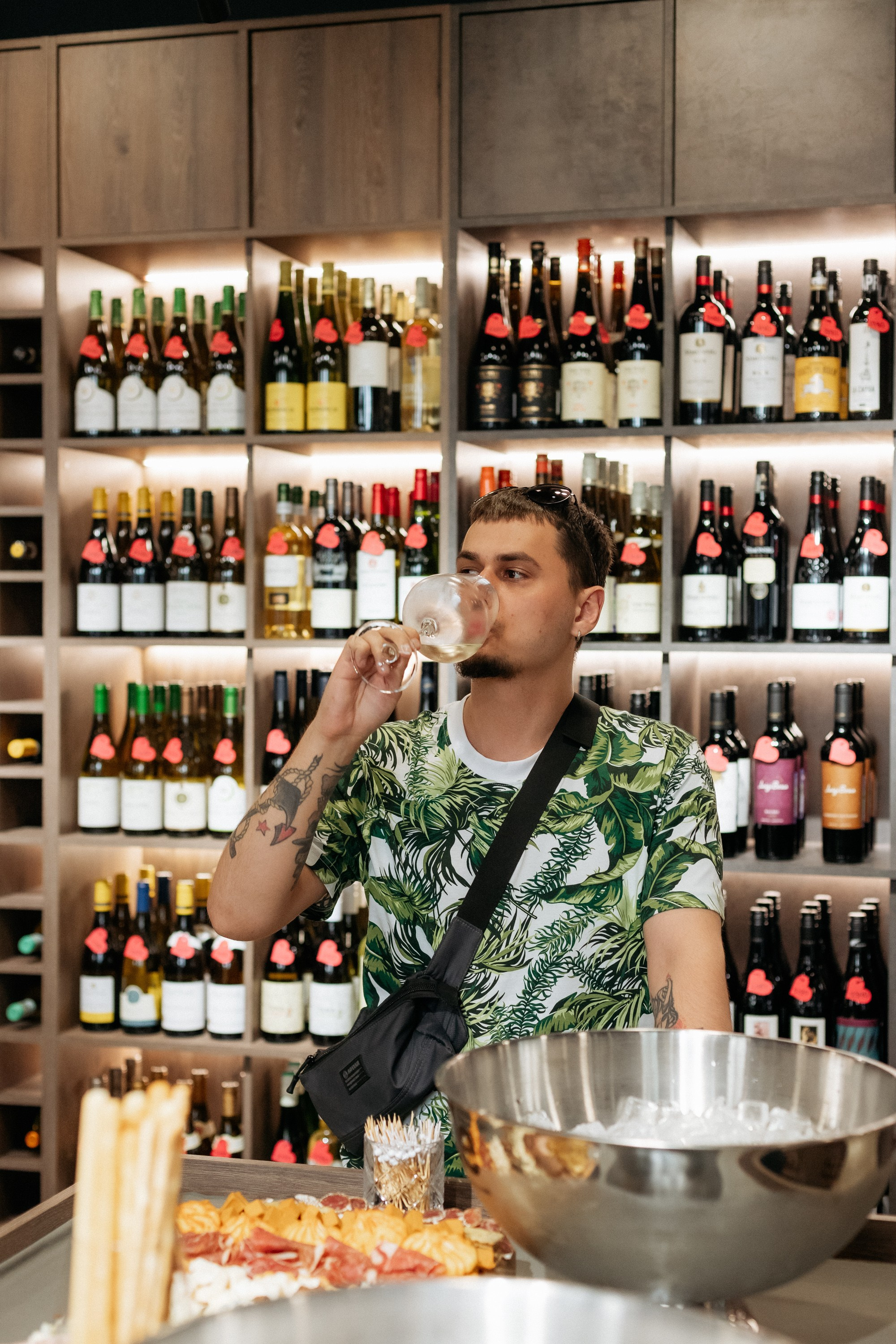 BY SIMPLE ВИНОТЕКА — ОТКРЫТИЕ. СВОИ. ФОТООТЧЕТЫ-СОБЫТИЯ-МЕСТА