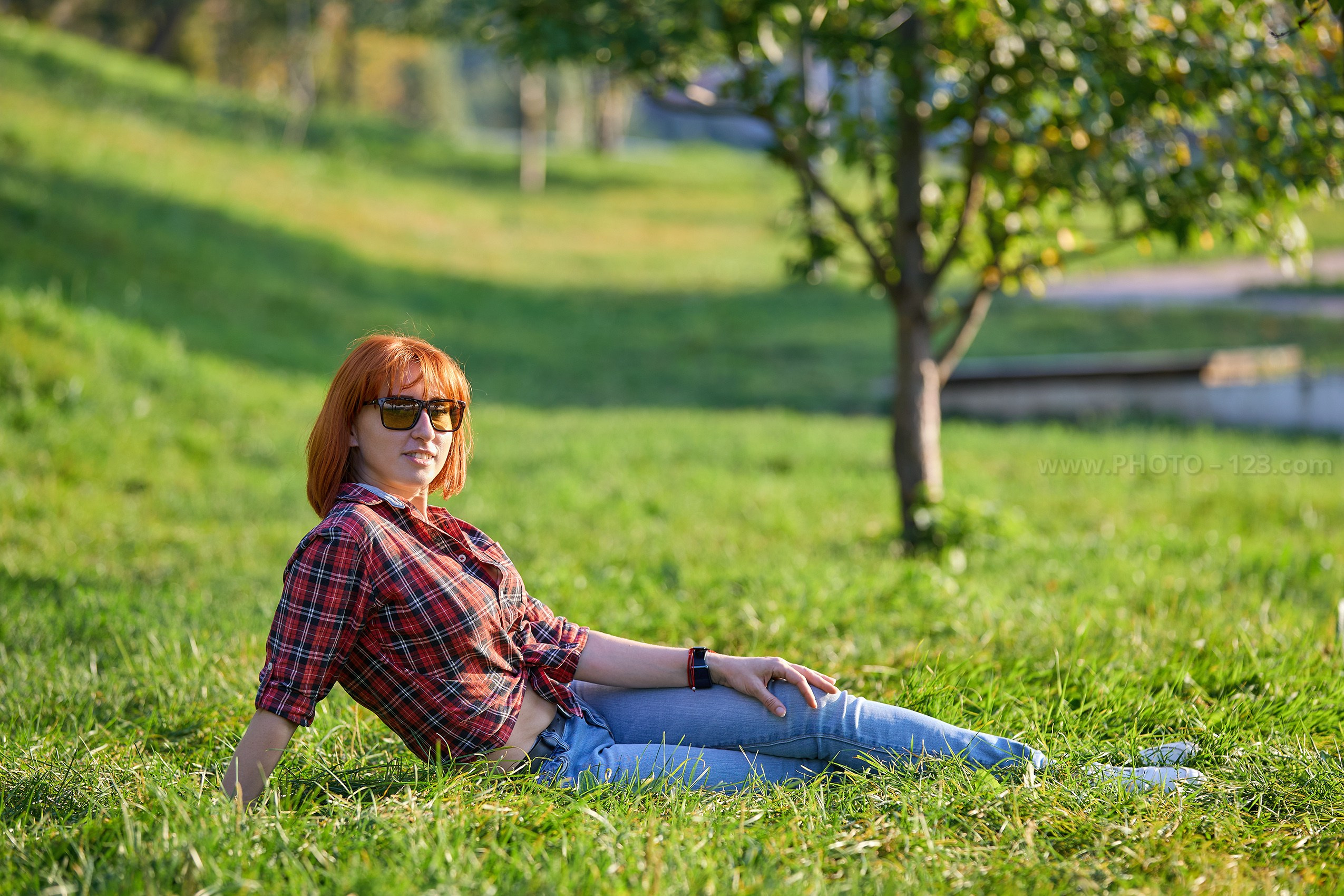 Stylish Redhead Woman in Urban Autumn, Nizhny Novgorod. Photographer, Retoucher & Graphic Designer @photo123pro