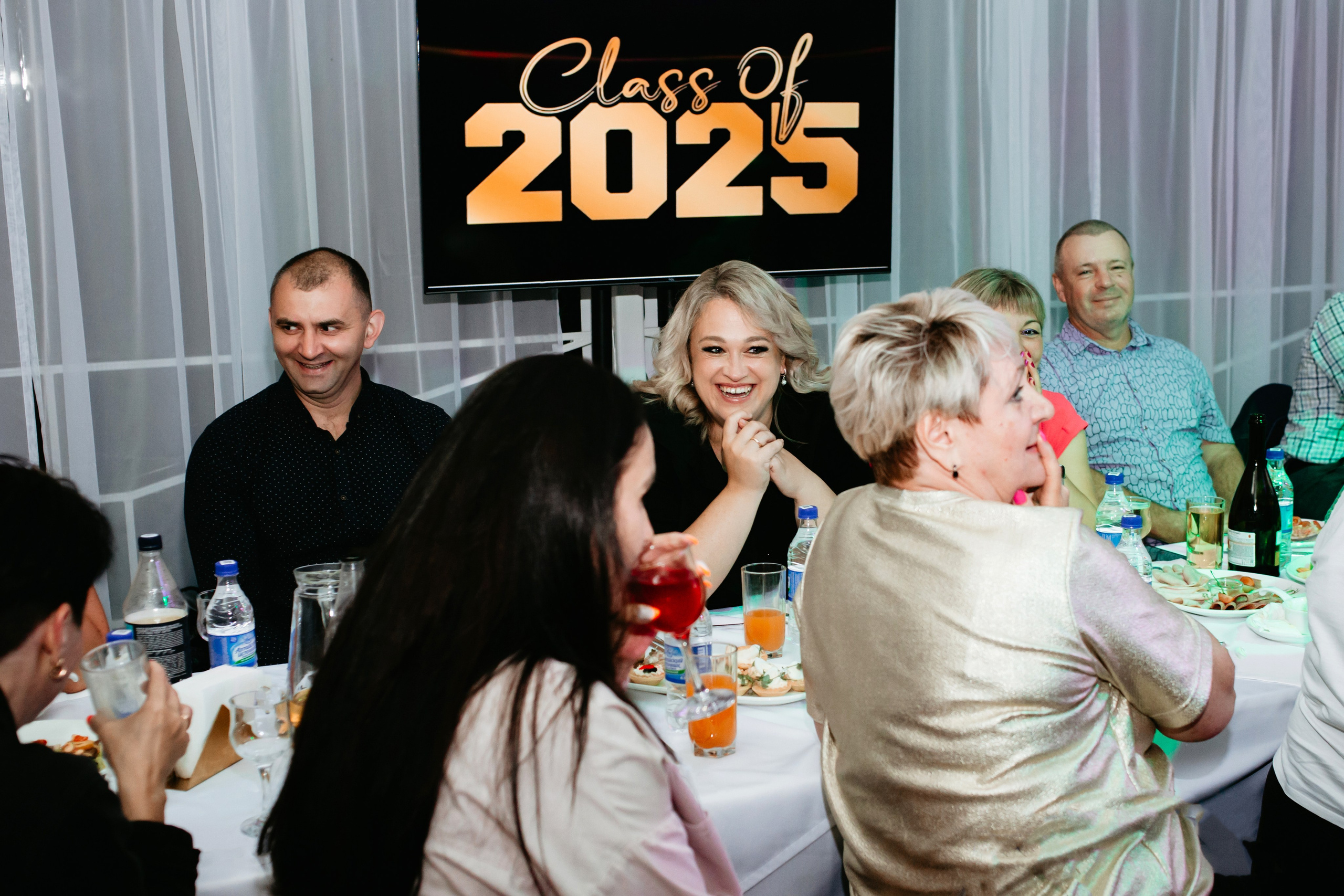 Выпускной 2025 (41 школа) 11 класс. Фотограф в Челябинске Ополихина Анна