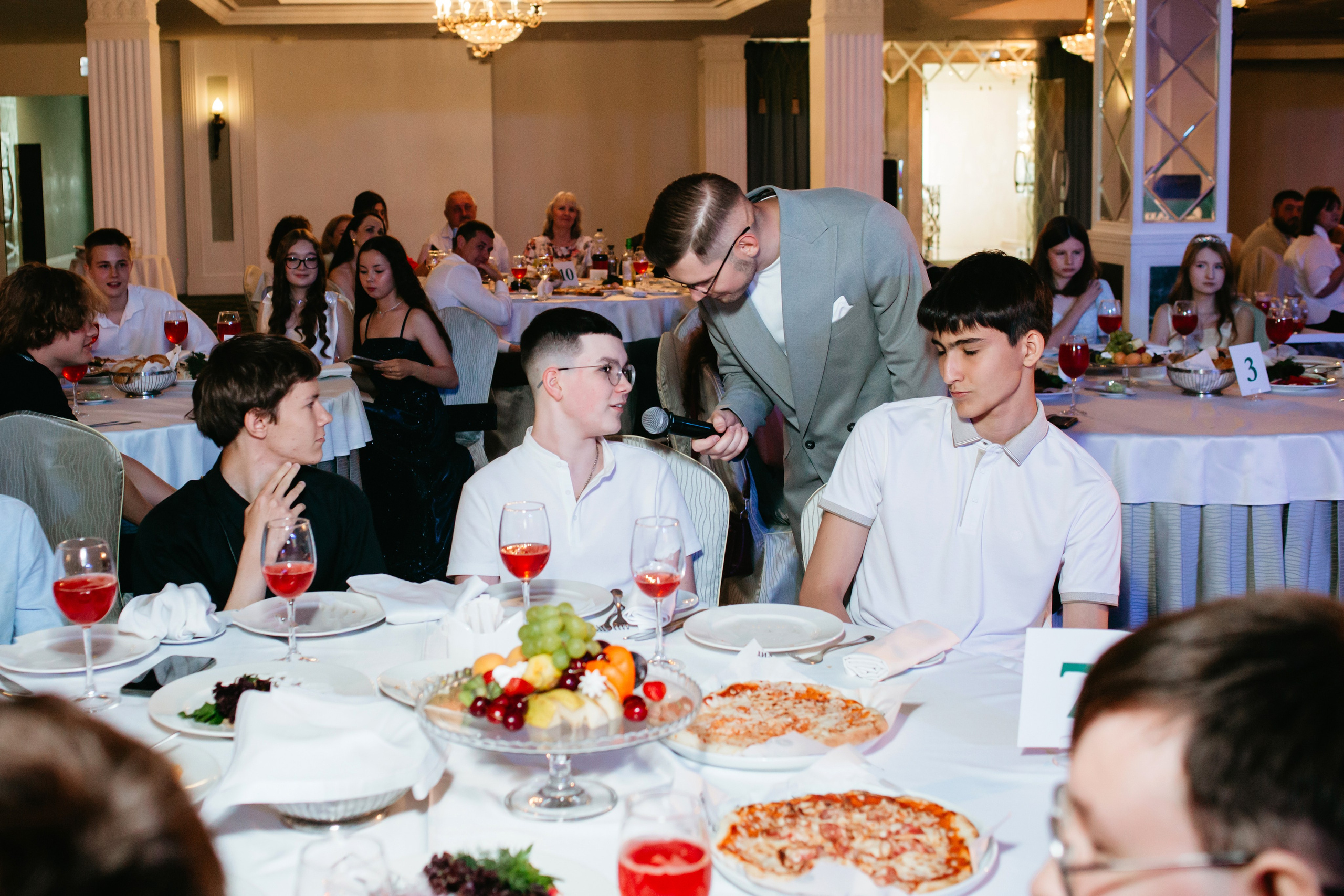 Выпускной 2025 (9класс) 124 школа. Фотограф в Челябинске Ополихина Анна