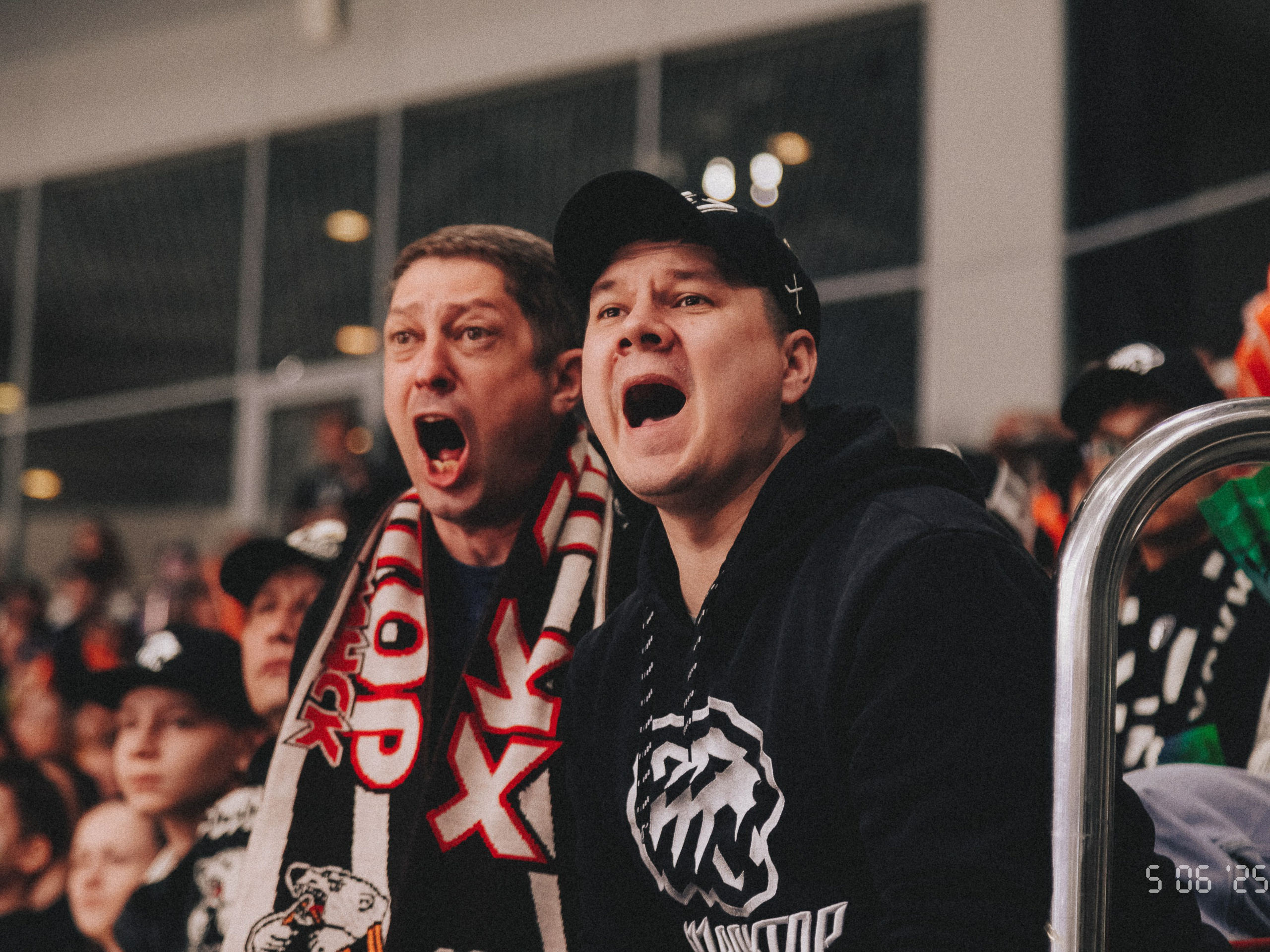 ТРАКТОР Х ДИНАМО (атмосфера). Репортажный фотограф Макс Брагин