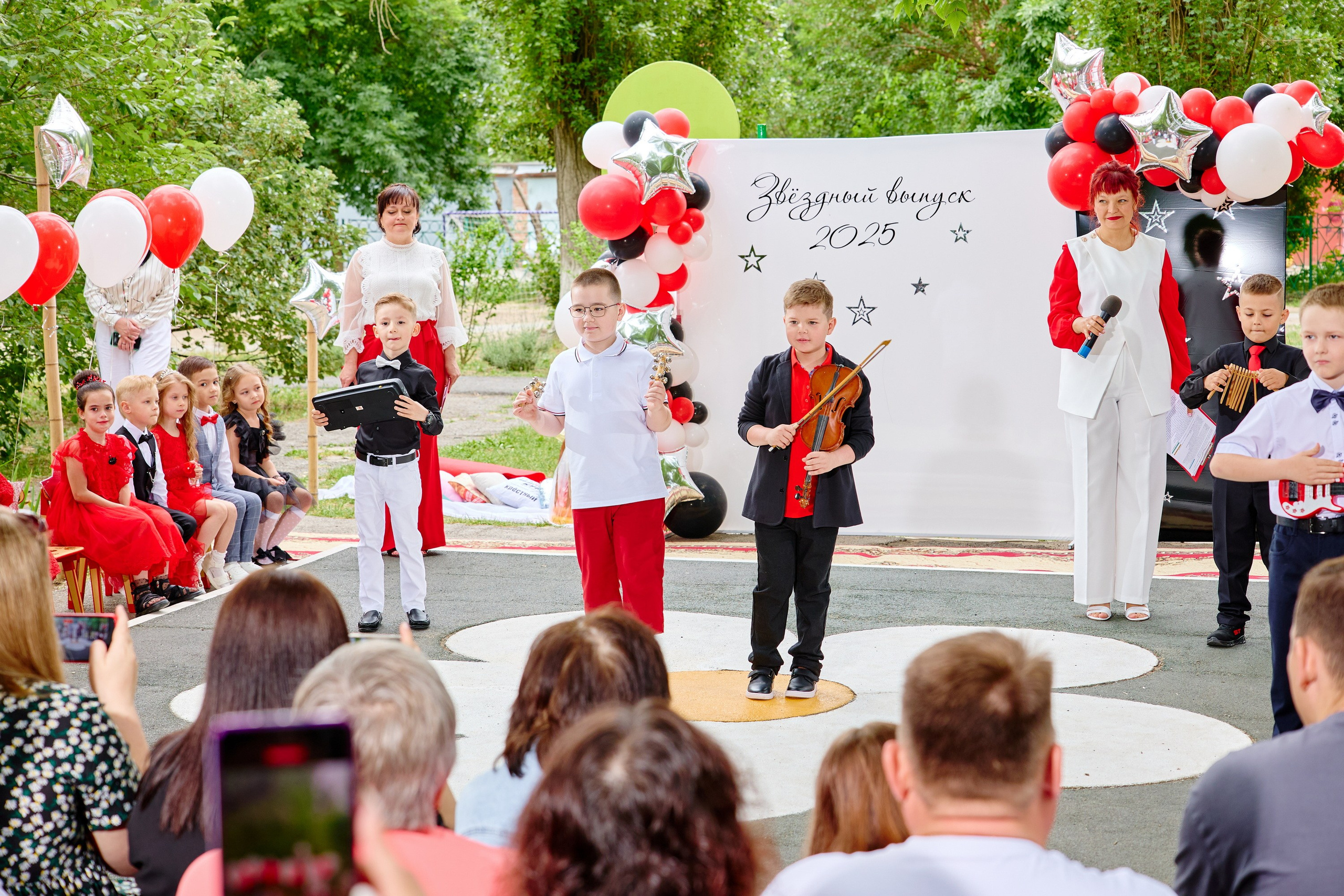 Выпускной 45 сад. Фотограф Выпускные альбомы Таганрог Сергей Коробченко