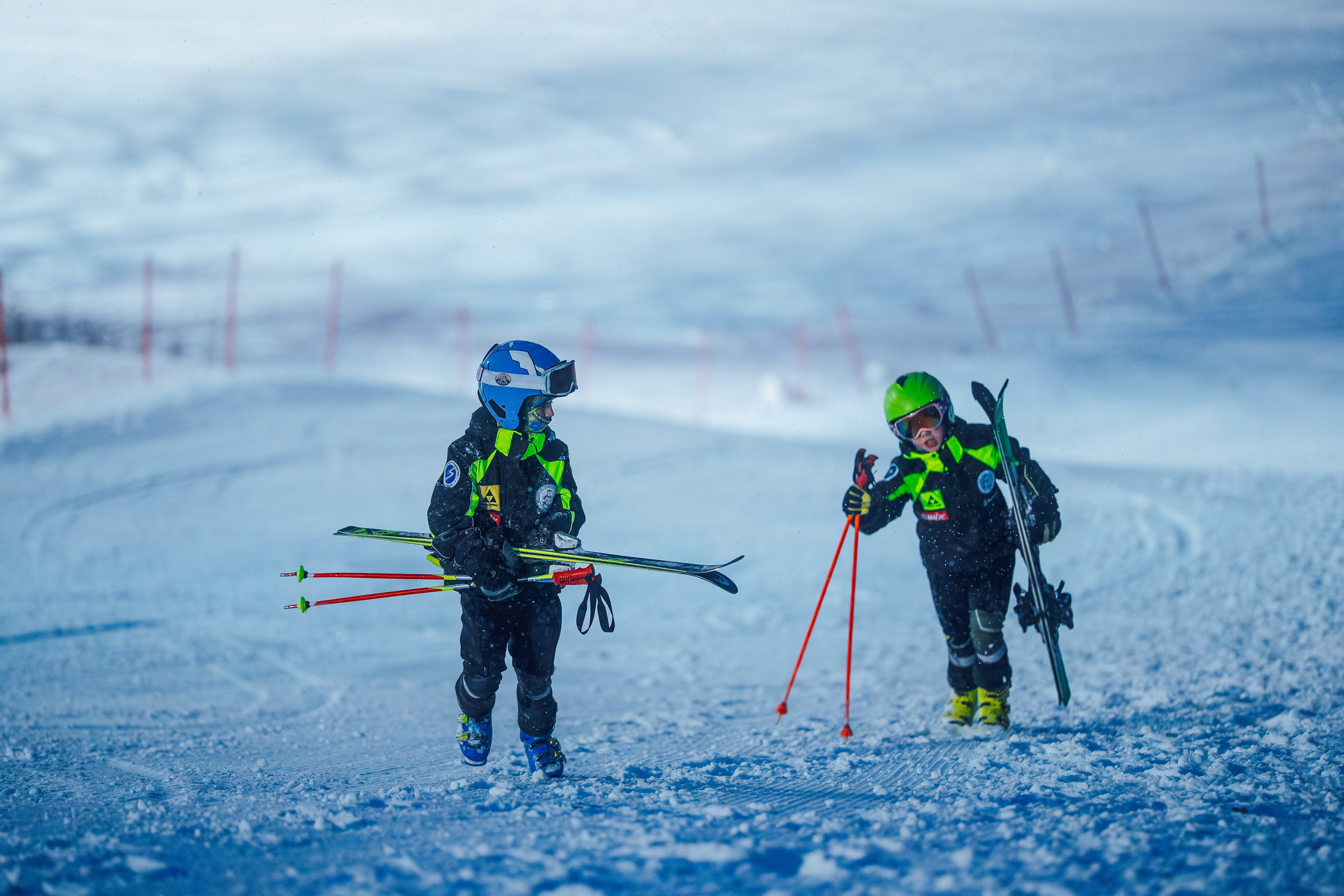 2025.12.25 | Горные лыжи. Тренировка. Шуколово, 5й склон. Фотограф Студитский Евгений