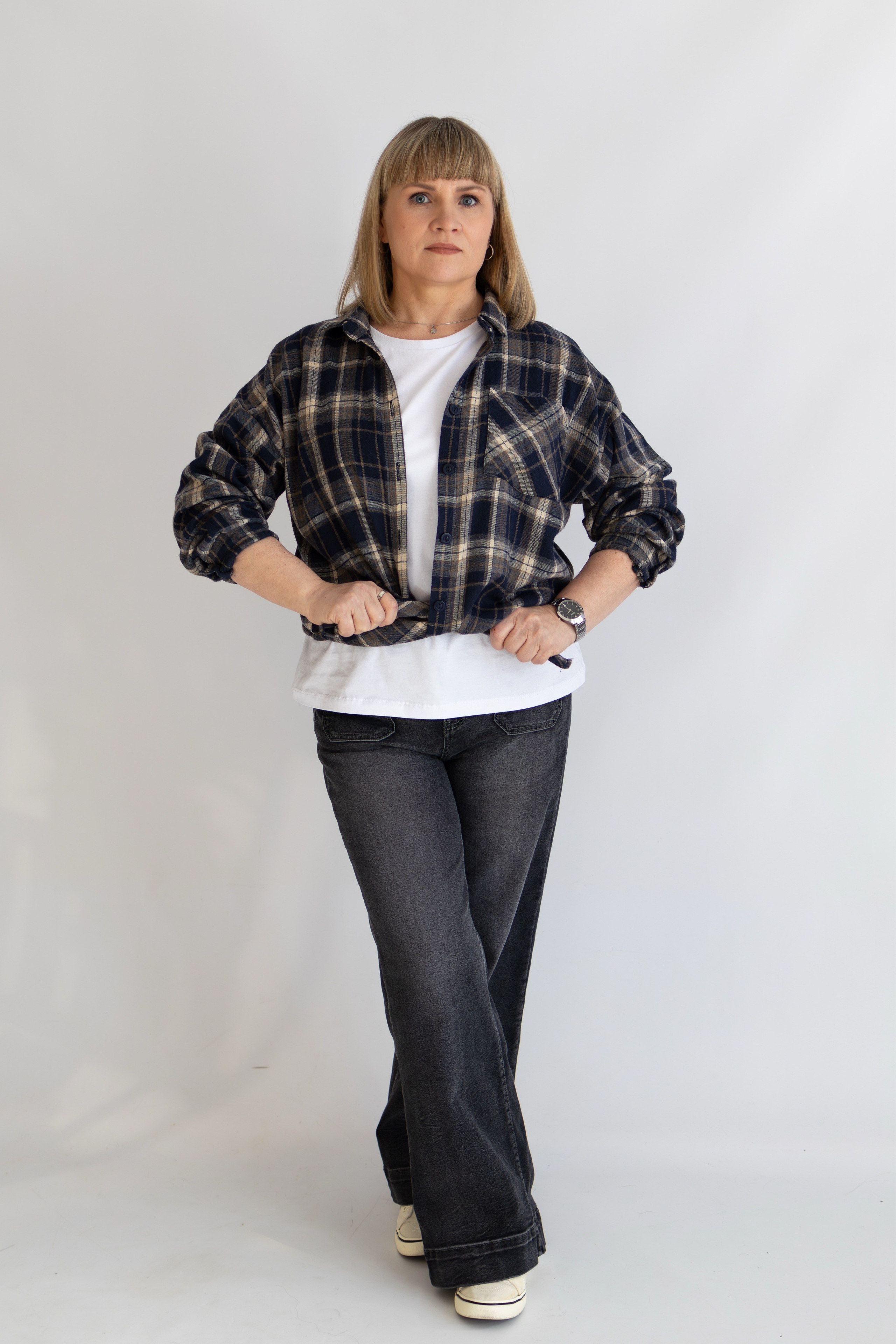 Студийные. Я работаю в разных жанрах фотографии — от портретов до свадебной и семейной съёмки — в городе Междуреченске. Виктория Куреннова