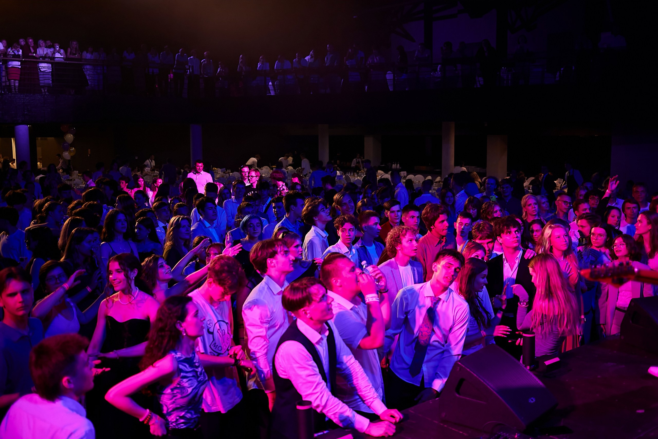 Выпускной 2024 концертный зал Академия ВТБ. Фотограф и Видеограф в Москве. Олег Корушев