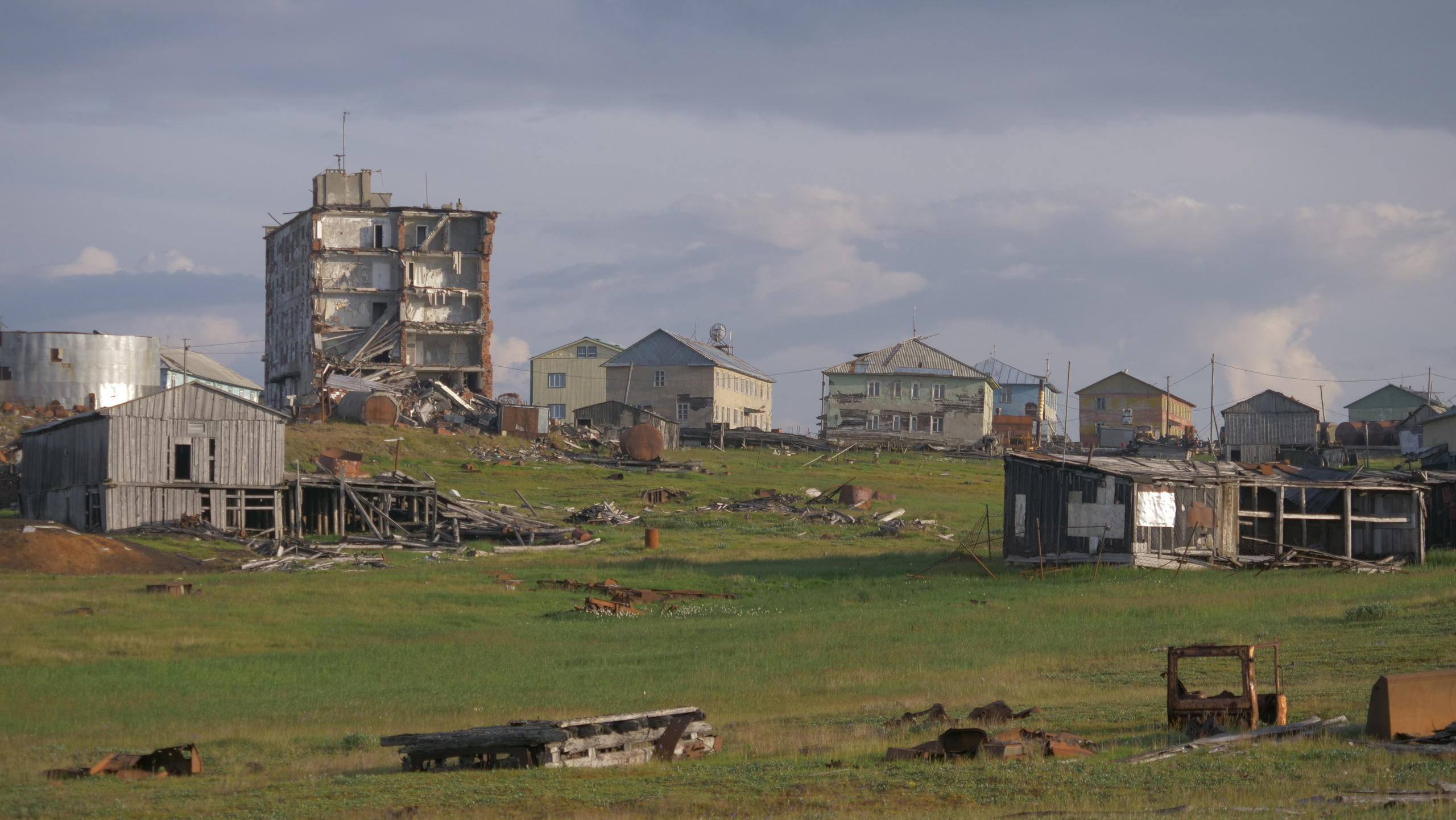 Амдерма — наука (2020 г.). Фотоальбом показывающий увлекательный мир авиации и мир медведей Андрея Иванова