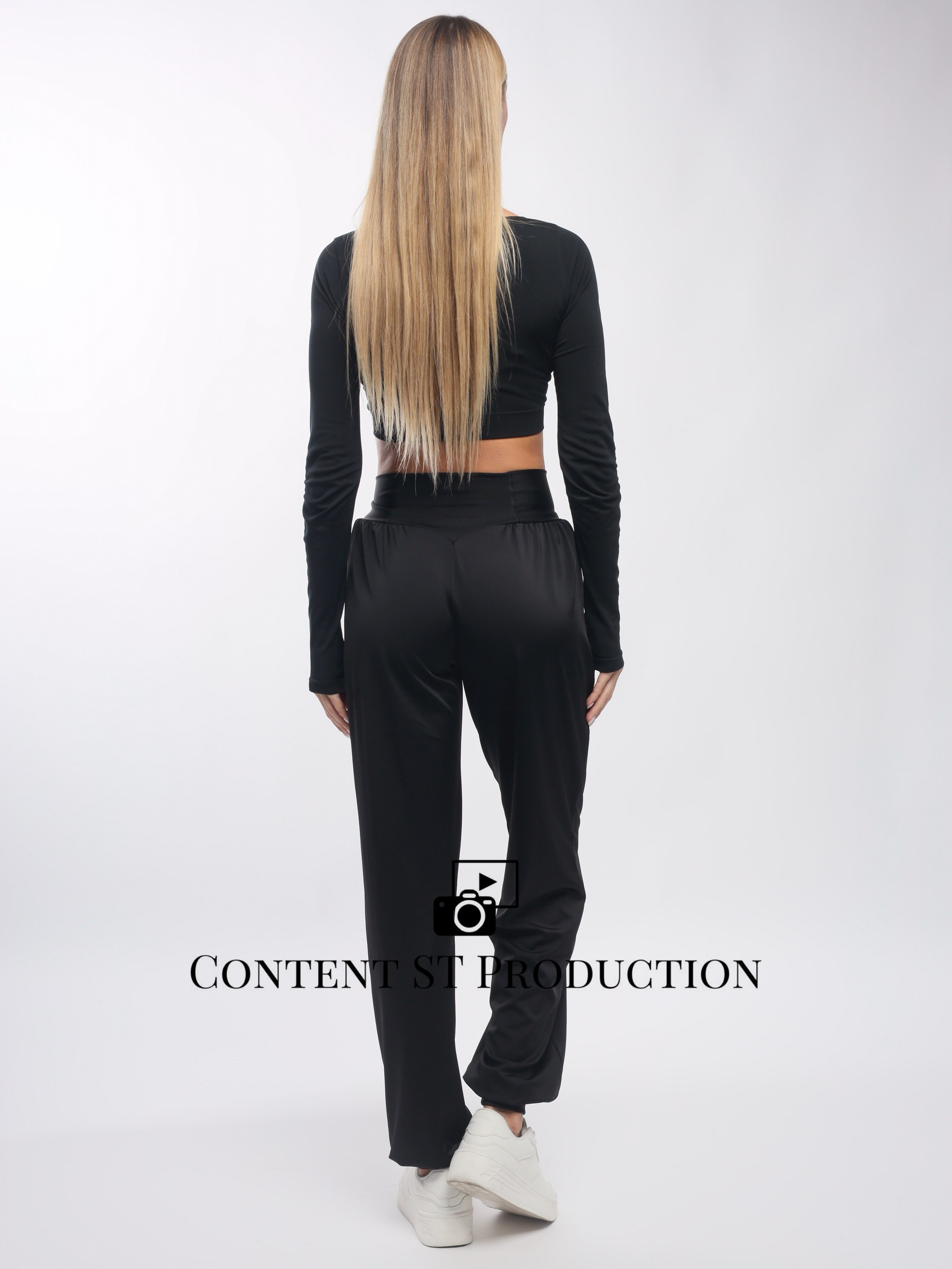 Съемка одежды для брендов, маркетплейса. Contentstproduction