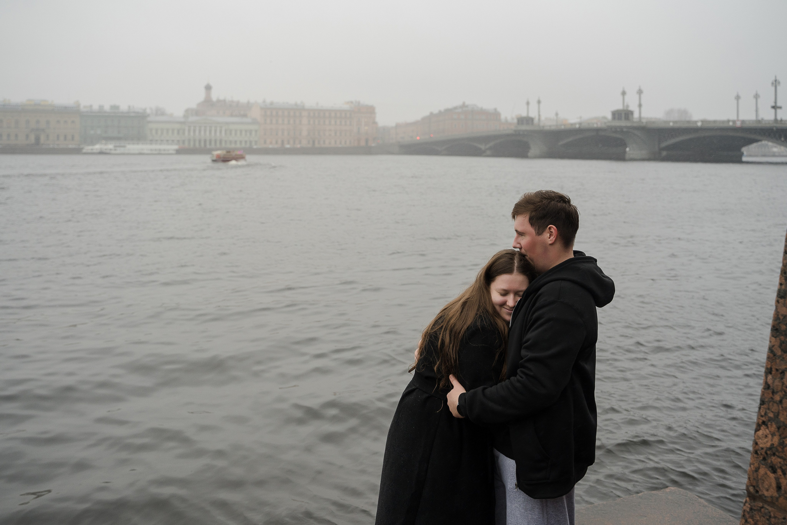 Дождь на набережной. Свадебный и семейный фотограф в Пушкине и Санкт-Петербурге Мария Филиппова
