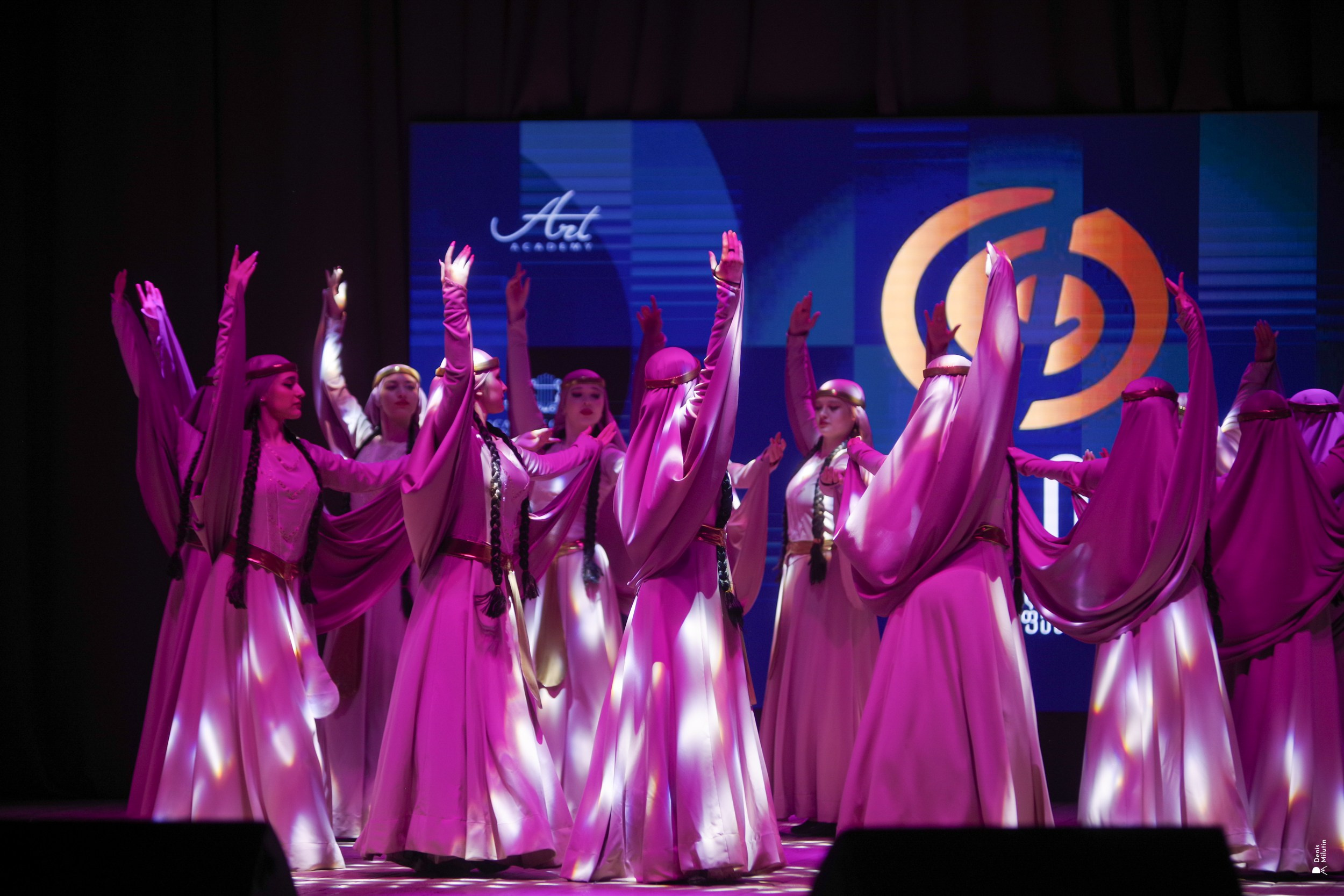 Танцы в Хоби. Портретный фотограф Денис Милютин