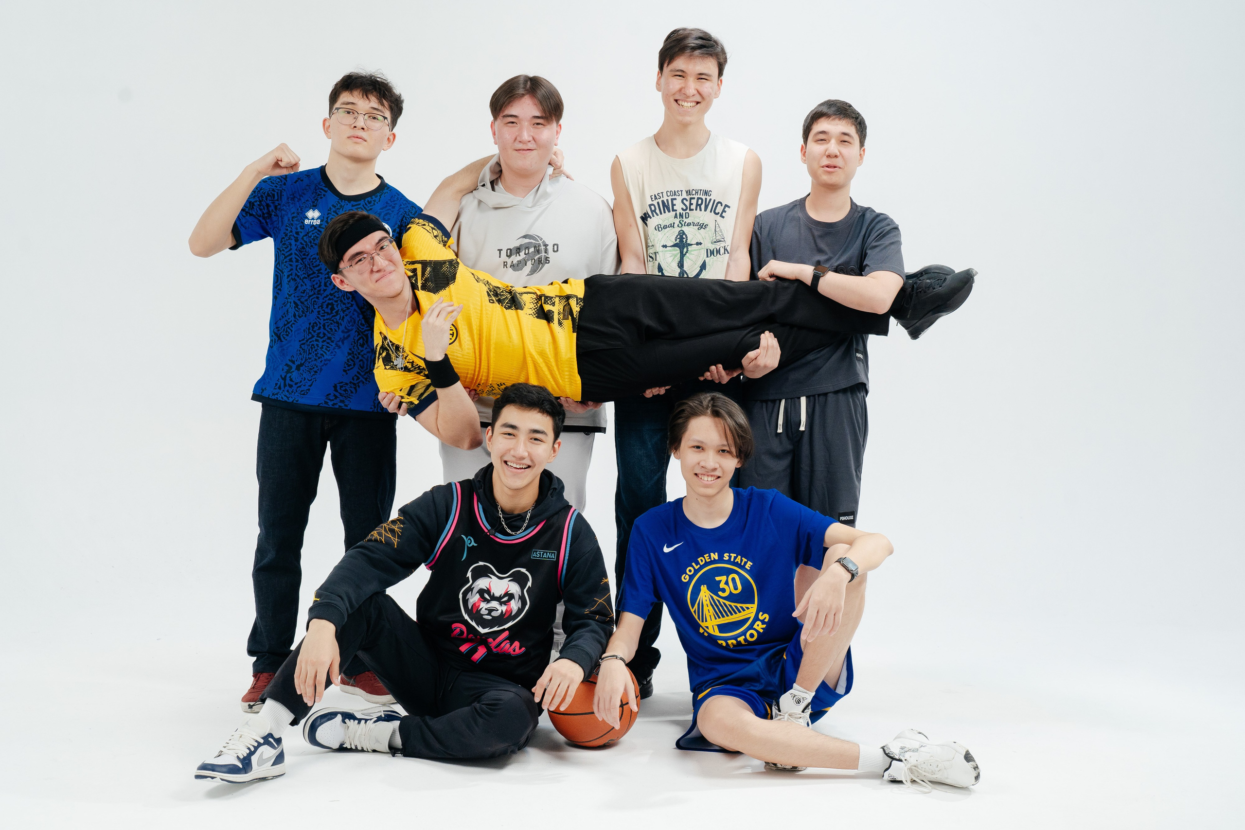 Общие кадры в студии. Выпускные альбомы в Нур-Султане (Астана) и по всему Казахстану