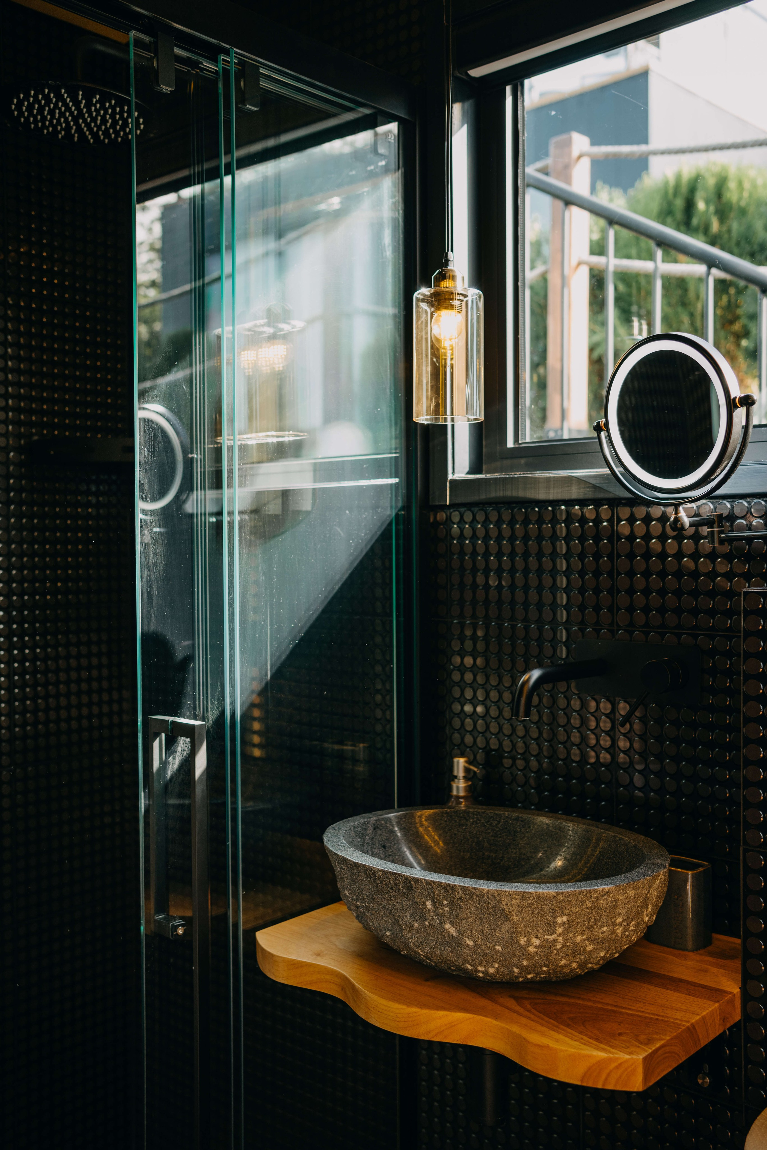 Интерьерная съемка отельного номера. Портретный и свадебный фотограф в Тбилиси • xeniqo