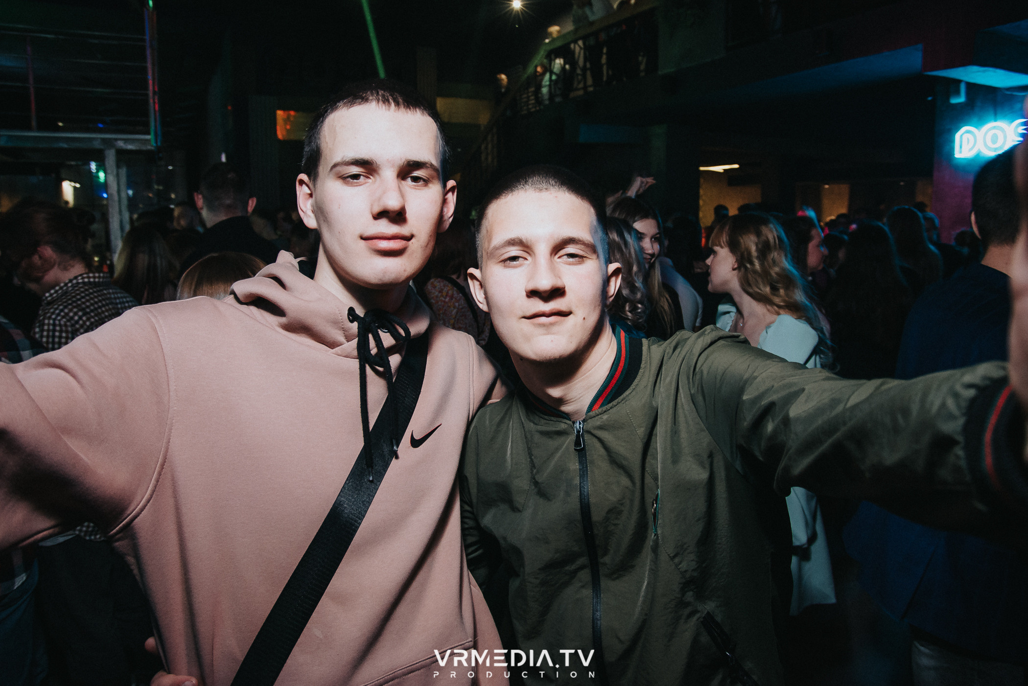 Выходные в баре «DOSKI»