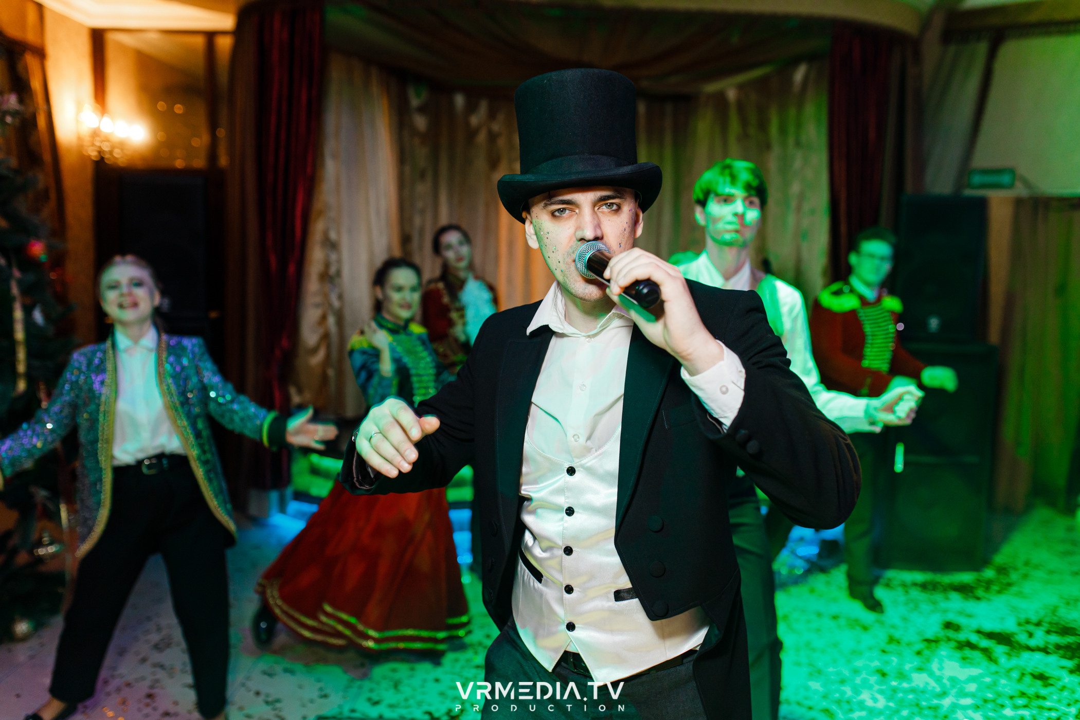 «Новогодний Мюзикл» в ресторане «Лазурный Берег»