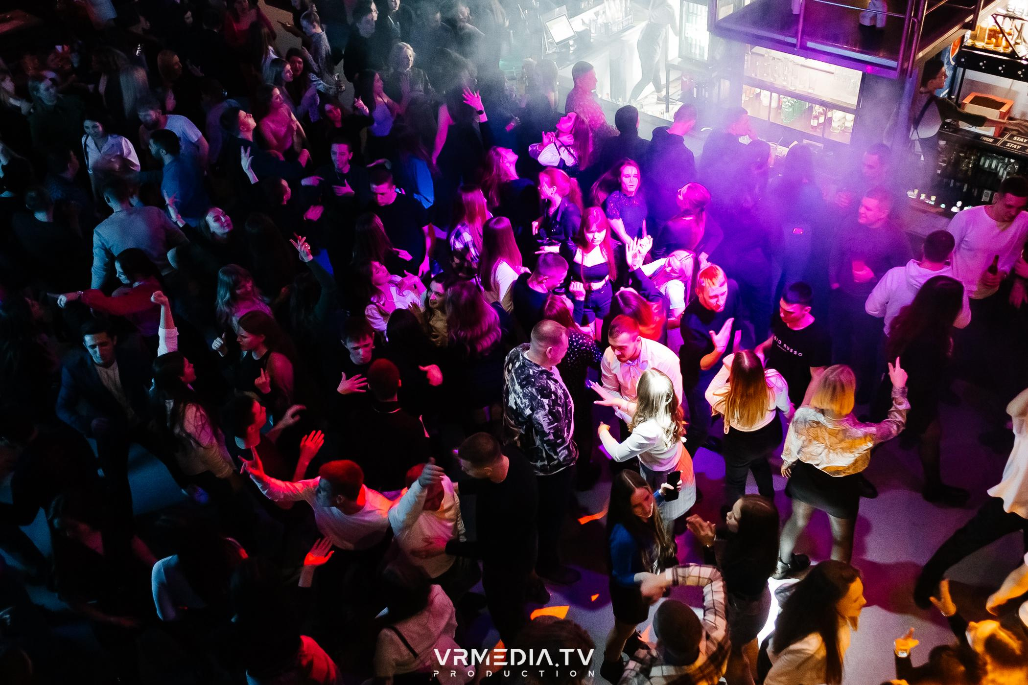 Выходные в баре «DOSKI»