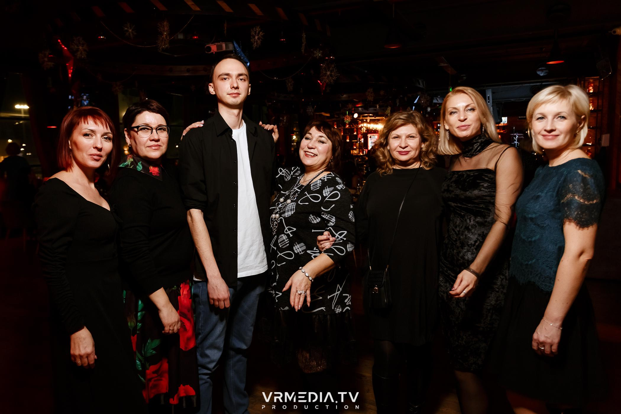 Жаркий новогодний корпоратив в гриль-баре «Жара»