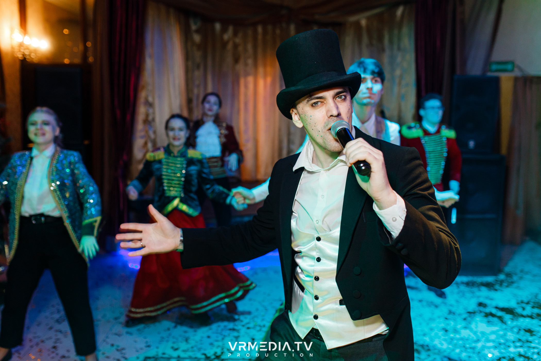 «Новогодний Мюзикл» в ресторане «Лазурный Берег»