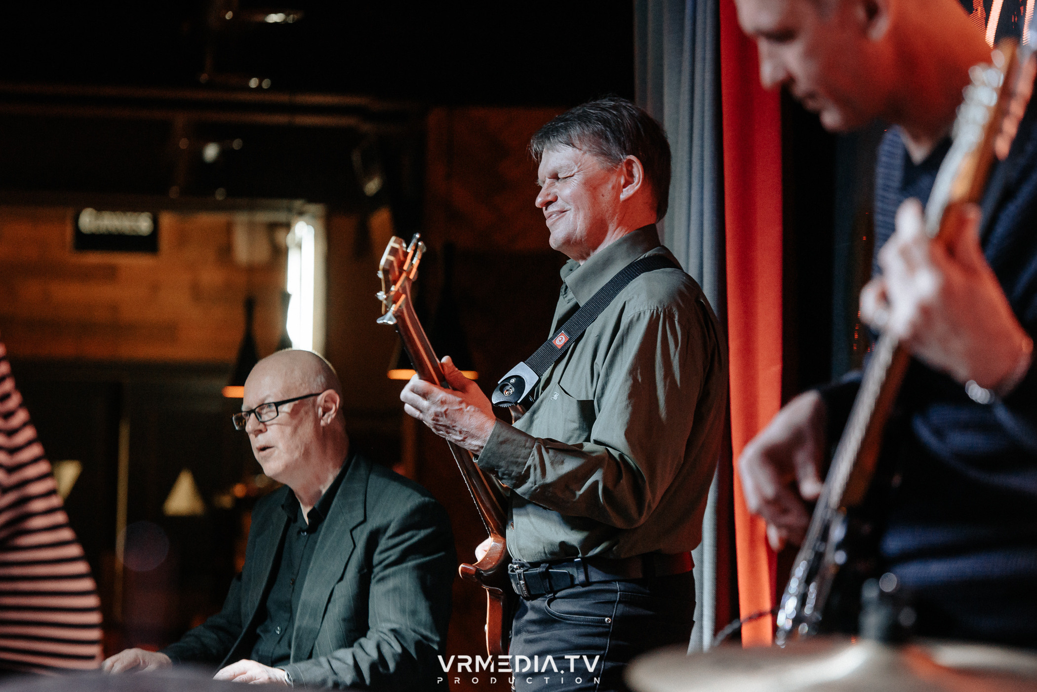 Джазовая среда: Джаз Замечательных Людей (Новосибирск)