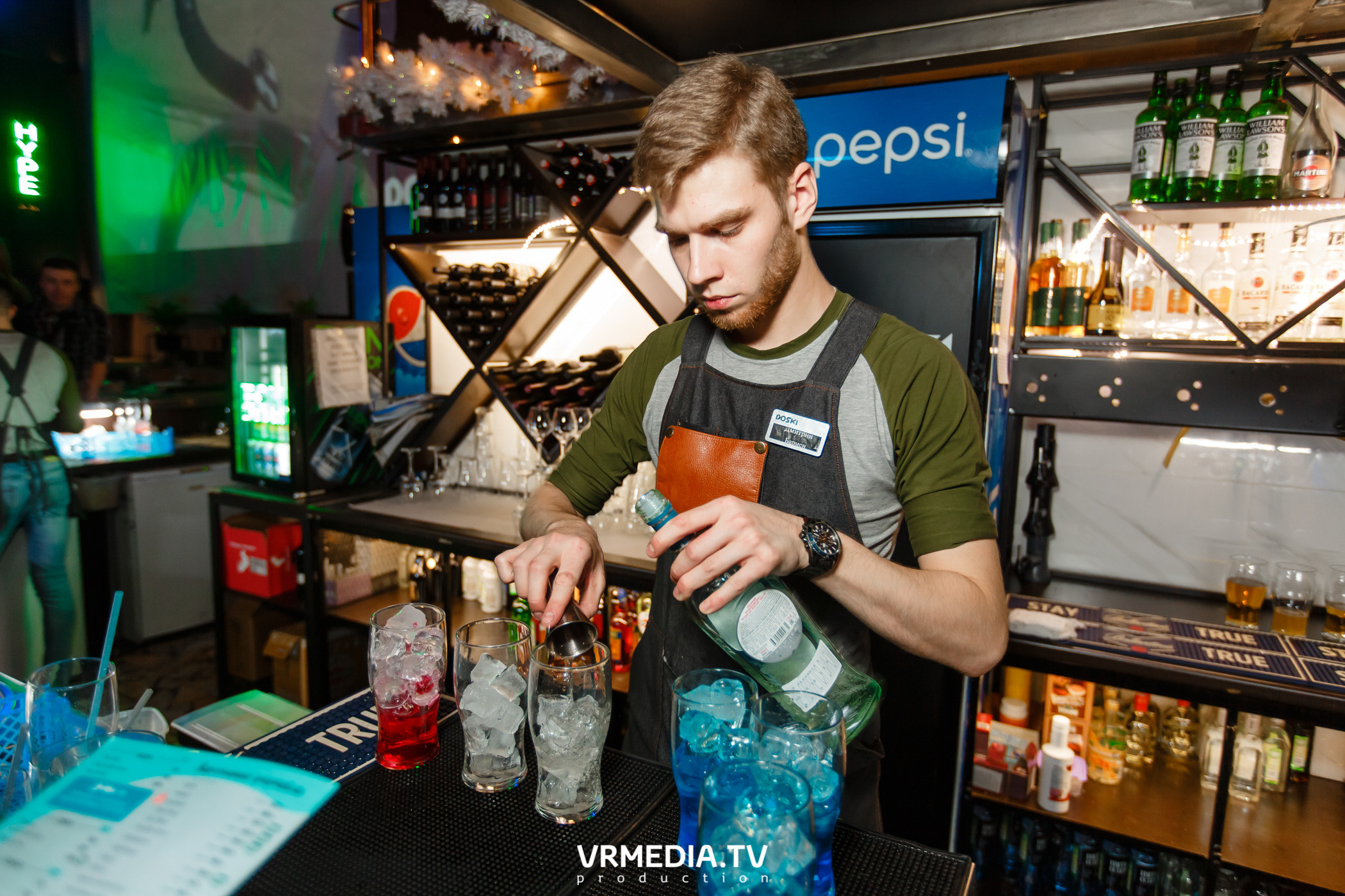 Выходные в баре «DOSKI»