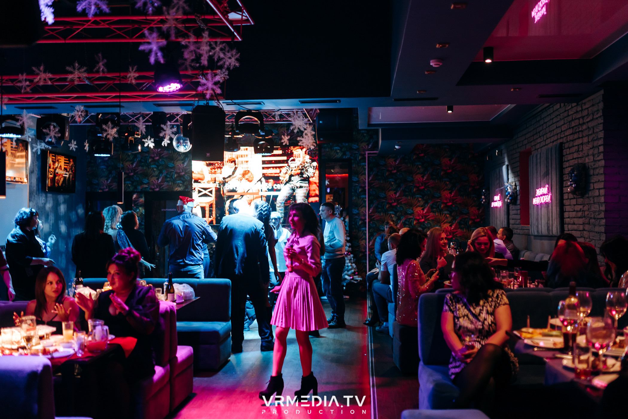 Новогодние корпоративы в караоке-баре «Опера»