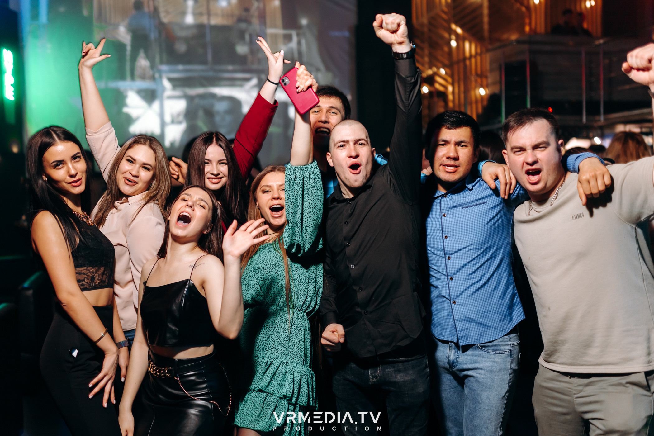 Выходные в баре «DOSKI»