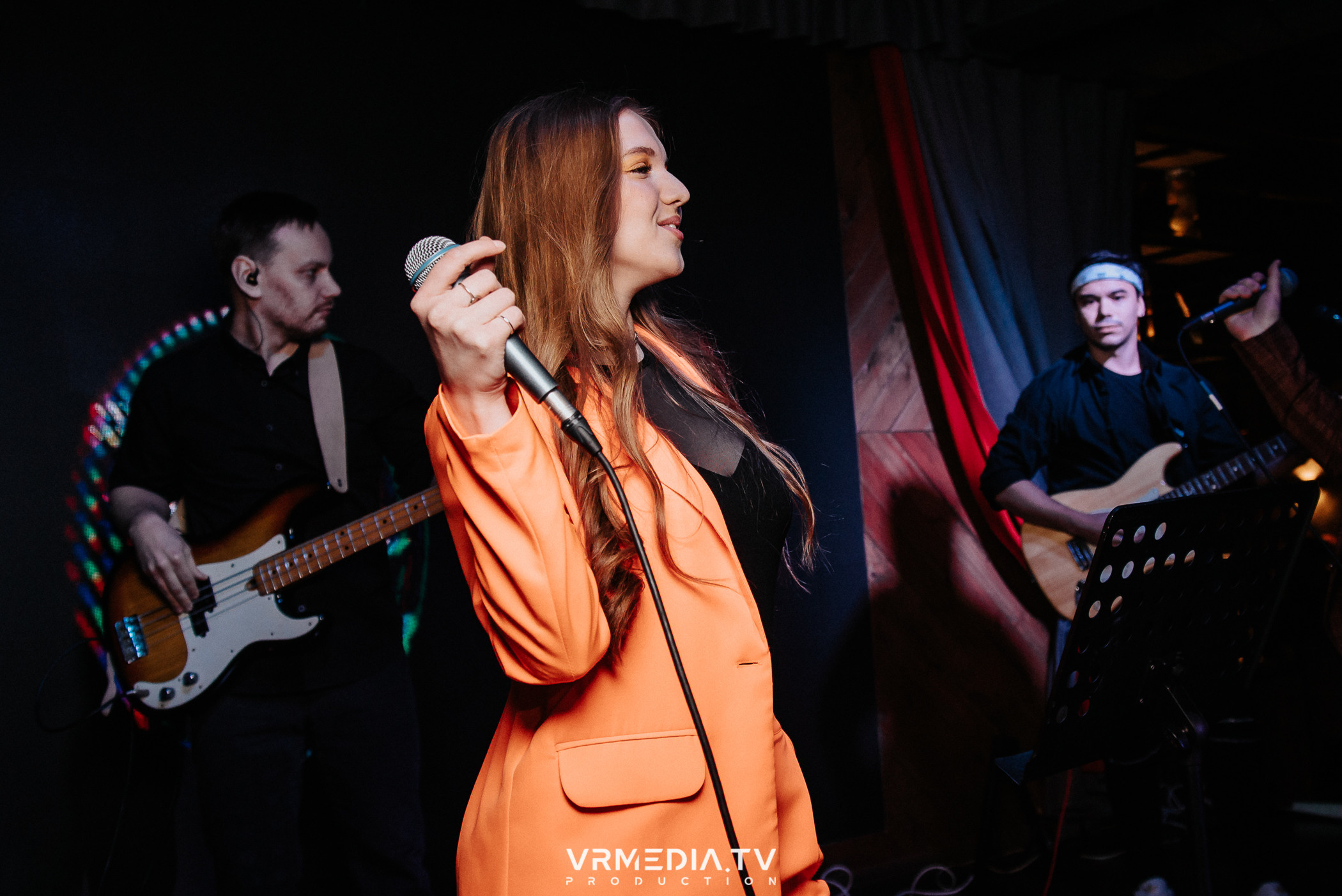 Жаркий новогодний корпоратив в гриль-баре «Жара»