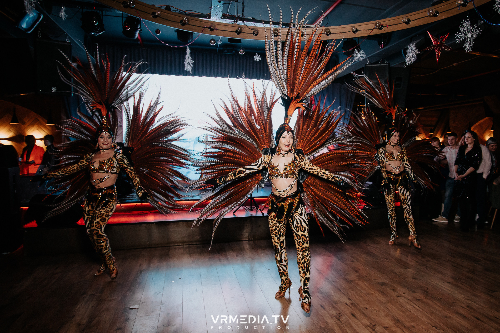 Жаркий новогодний корпоратив в гриль-баре «Жара»