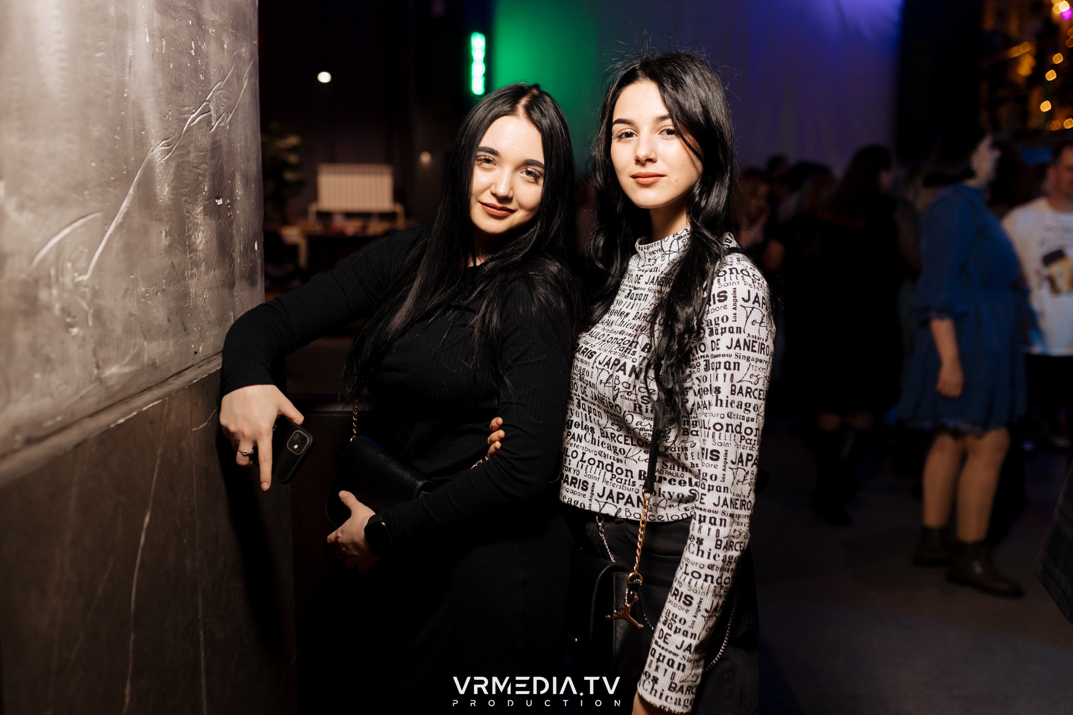 Выходные в баре «DOSKI»