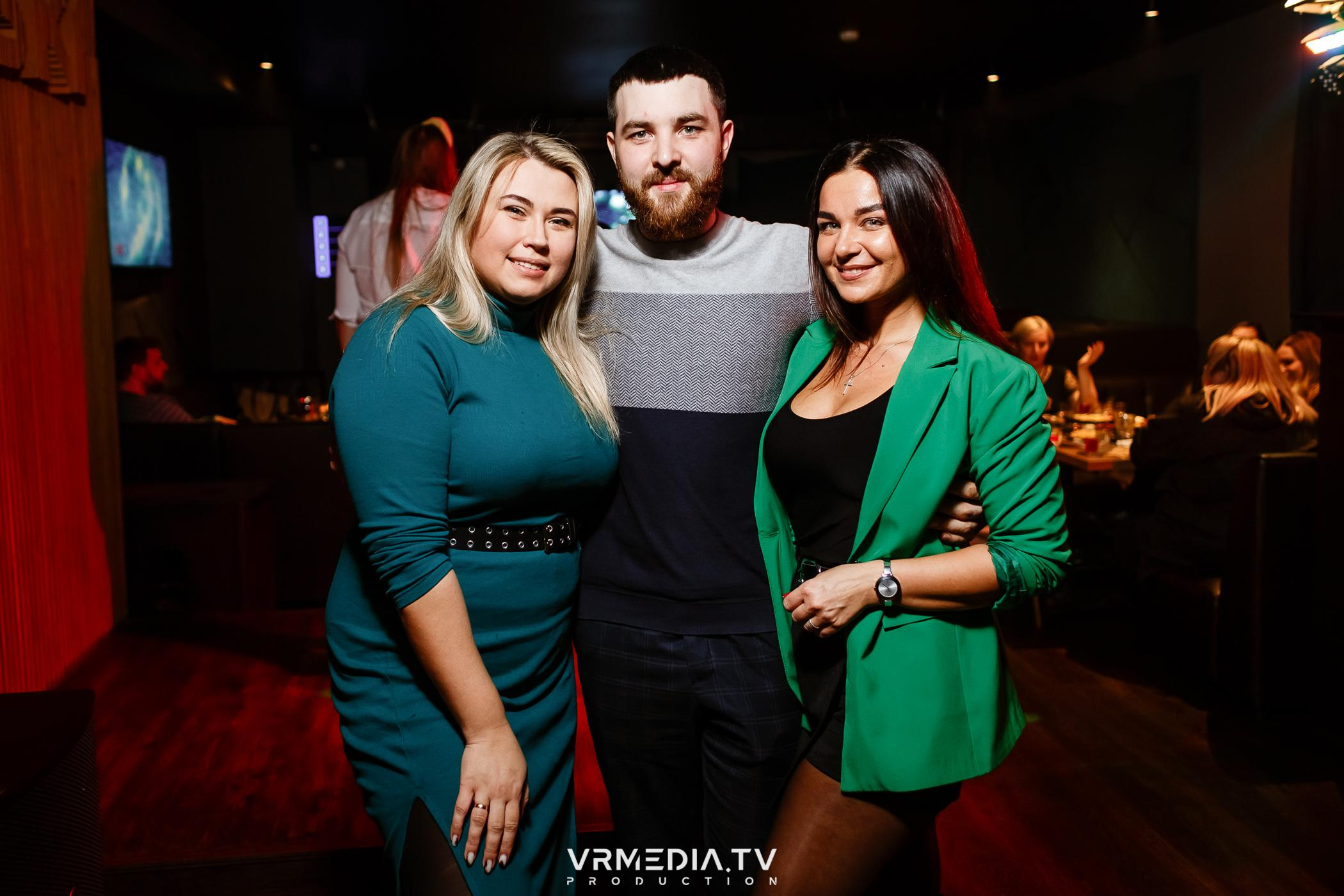 Выходные в баре «DOSKI»