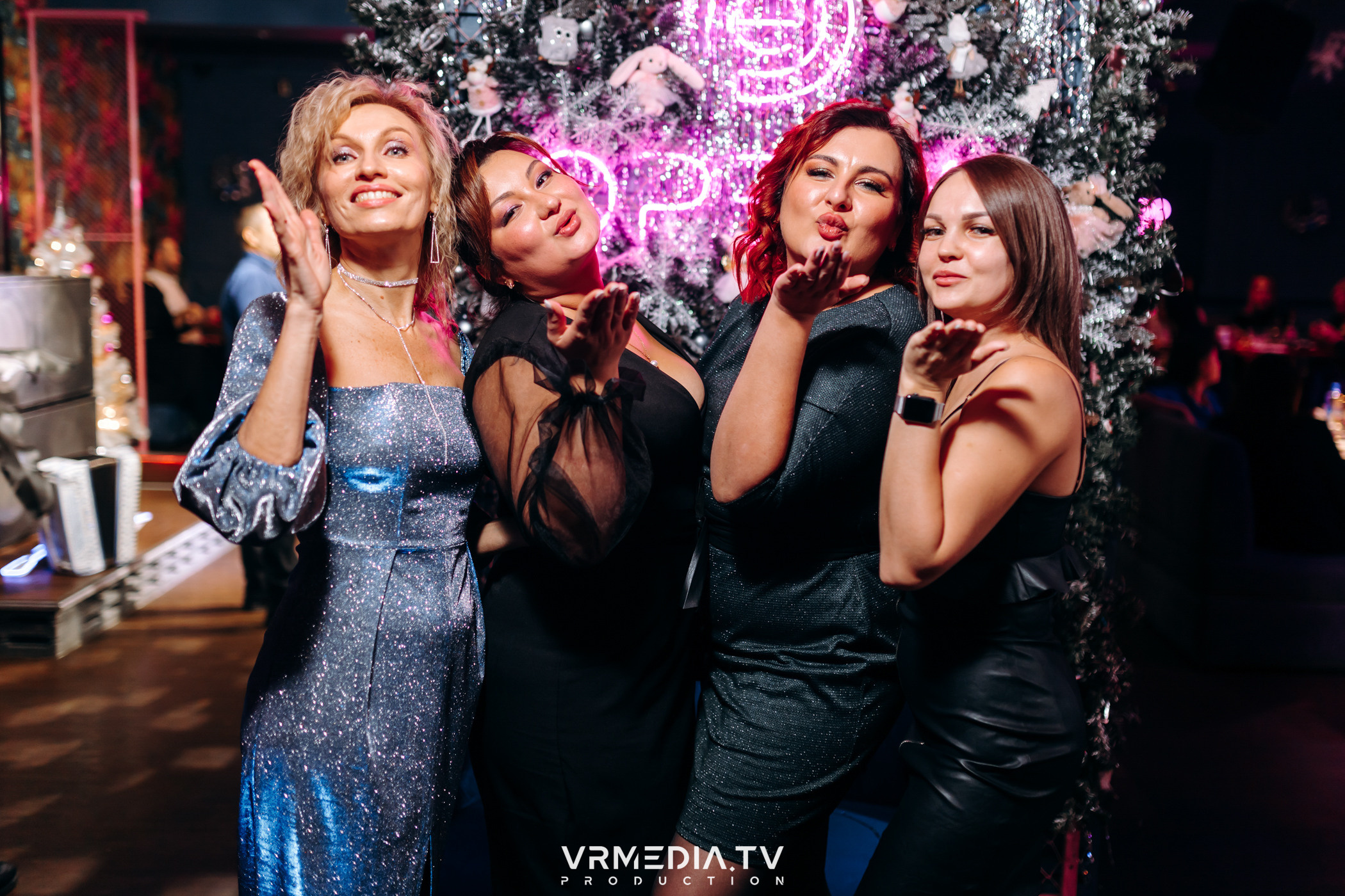 Новогодние корпоративы в караоке-баре «Опера»