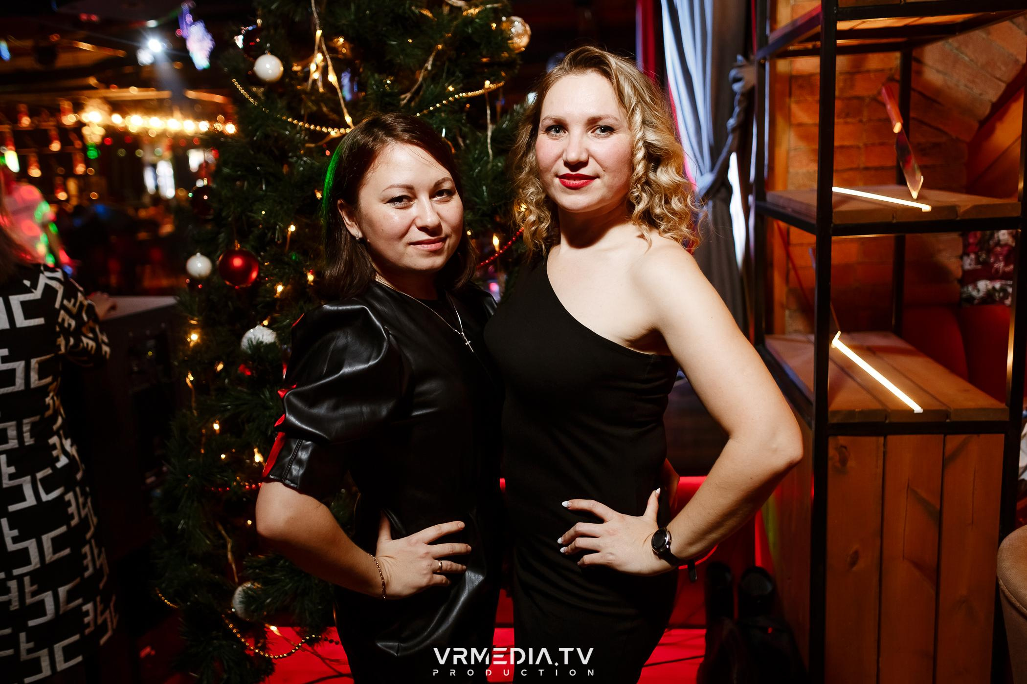 Жаркий новогодний корпоратив в гриль-баре «Жара»