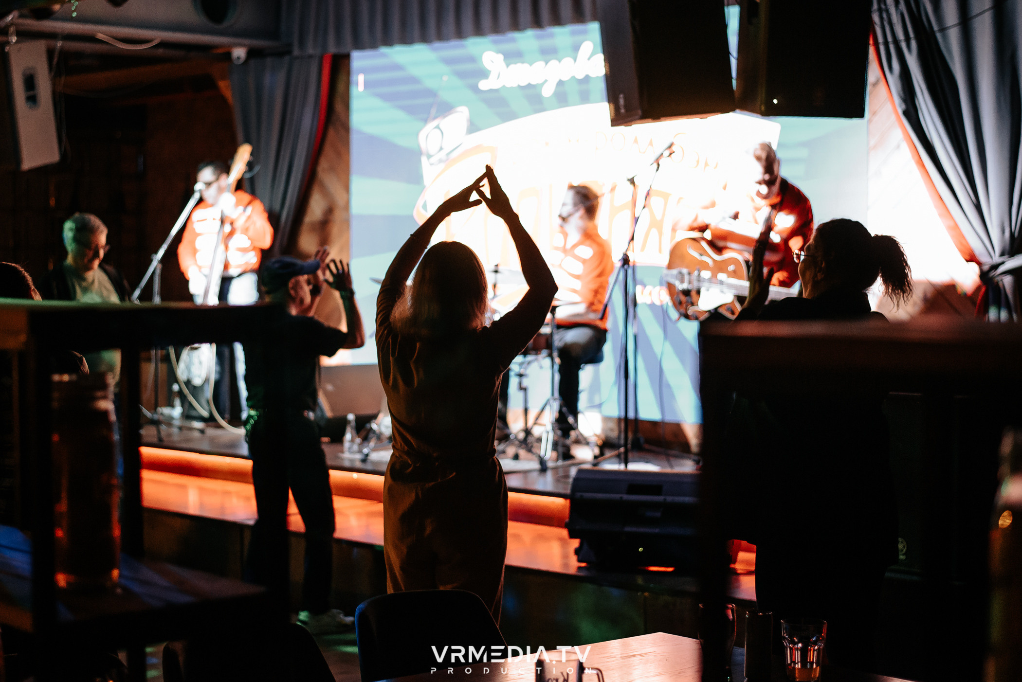 Джазовая среда: РАДИОНЯНЯ (Москва)