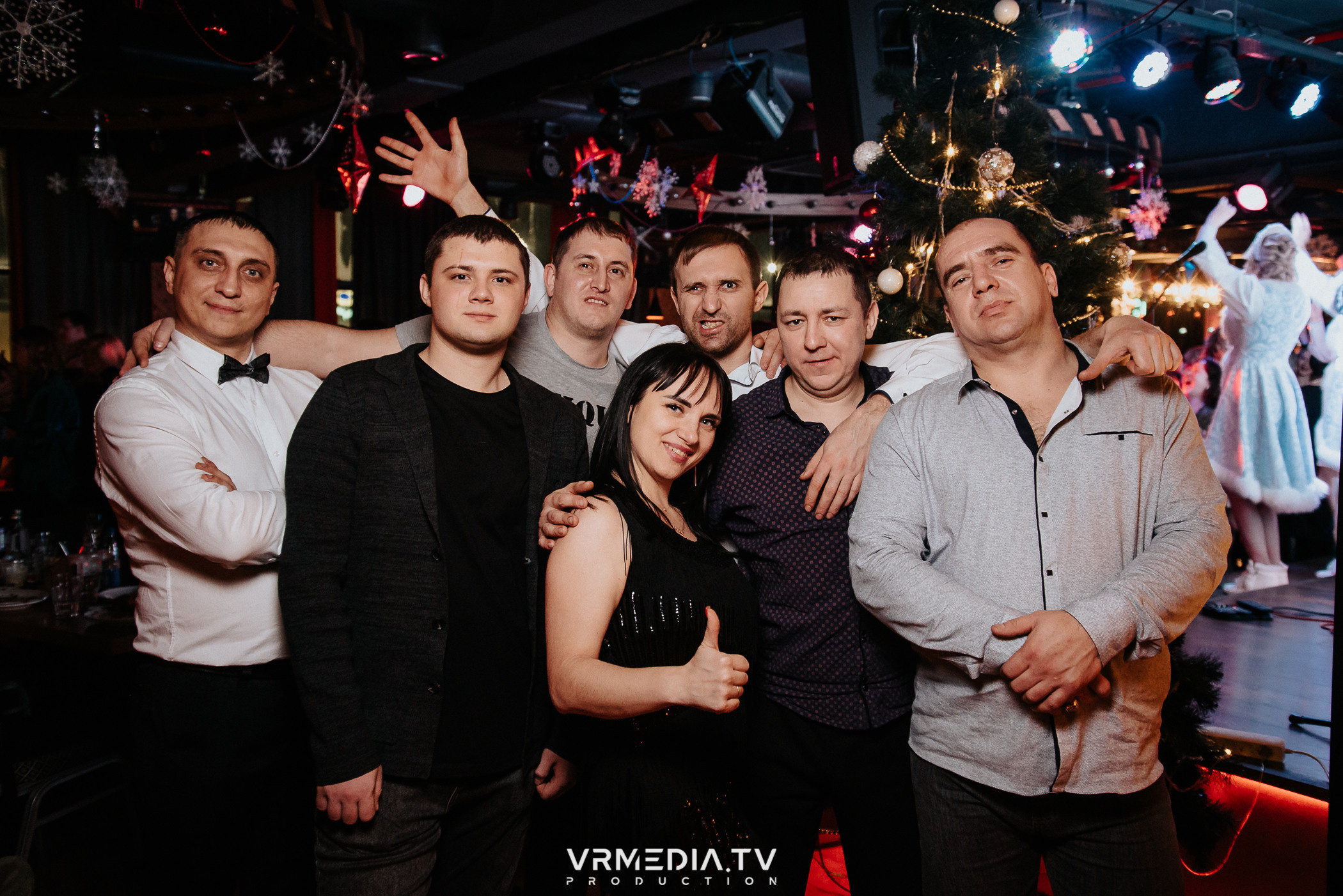 Жаркий новогодний корпоратив в гриль-баре «Жара»