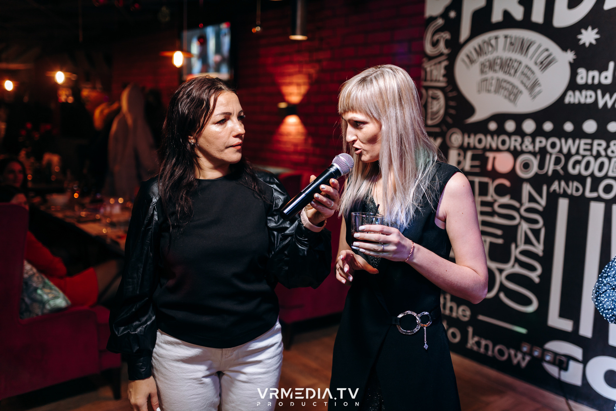 Новогодний вечер в ресторане «Friday»