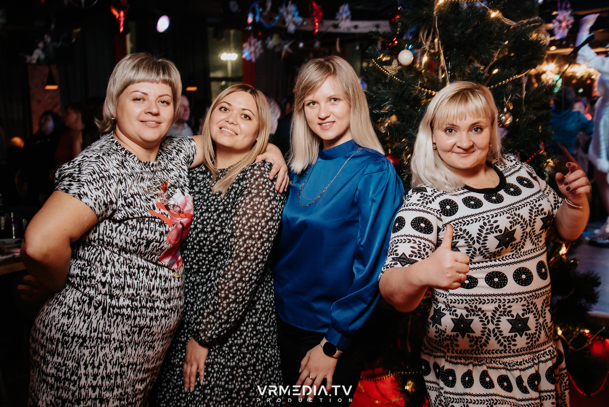 Жаркий новогодний корпоратив в гриль-баре «Жара»