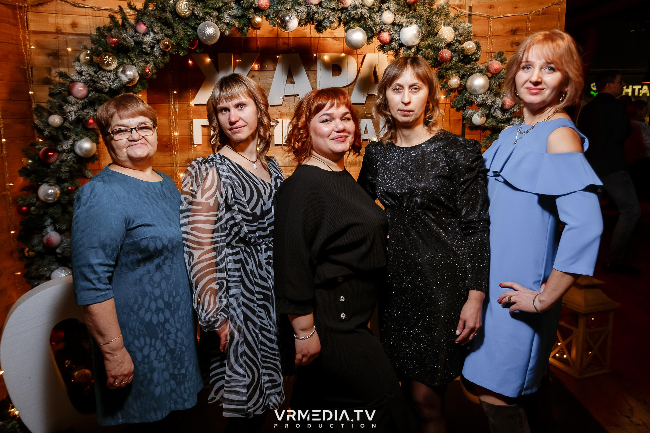 Жаркий новогодний корпоратив в гриль-баре «Жара»