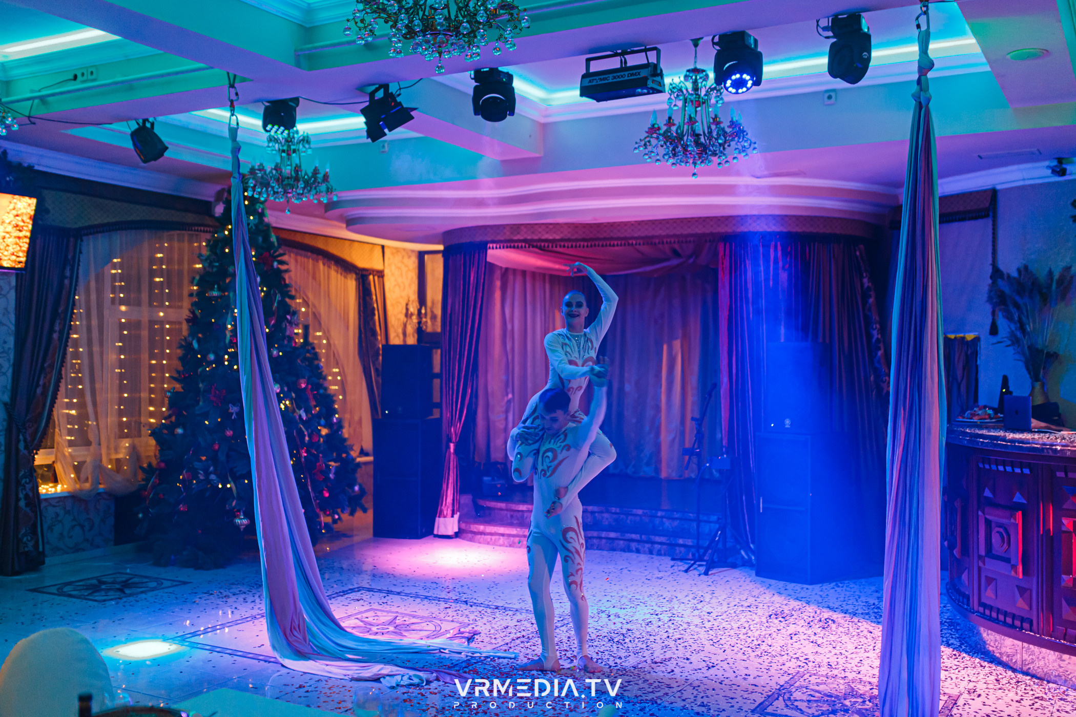 «Новогодний Мюзикл» в ресторане «Лазурный Берег»