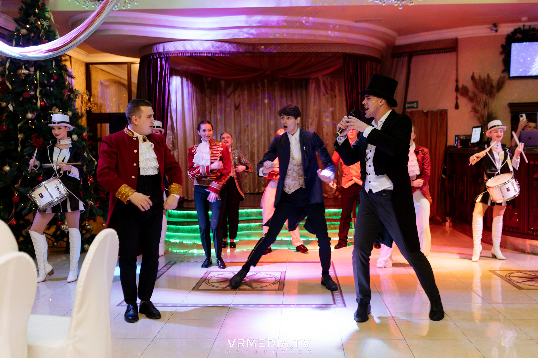 «Новогодний Мюзикл» в ресторане «Лазурный Берег»