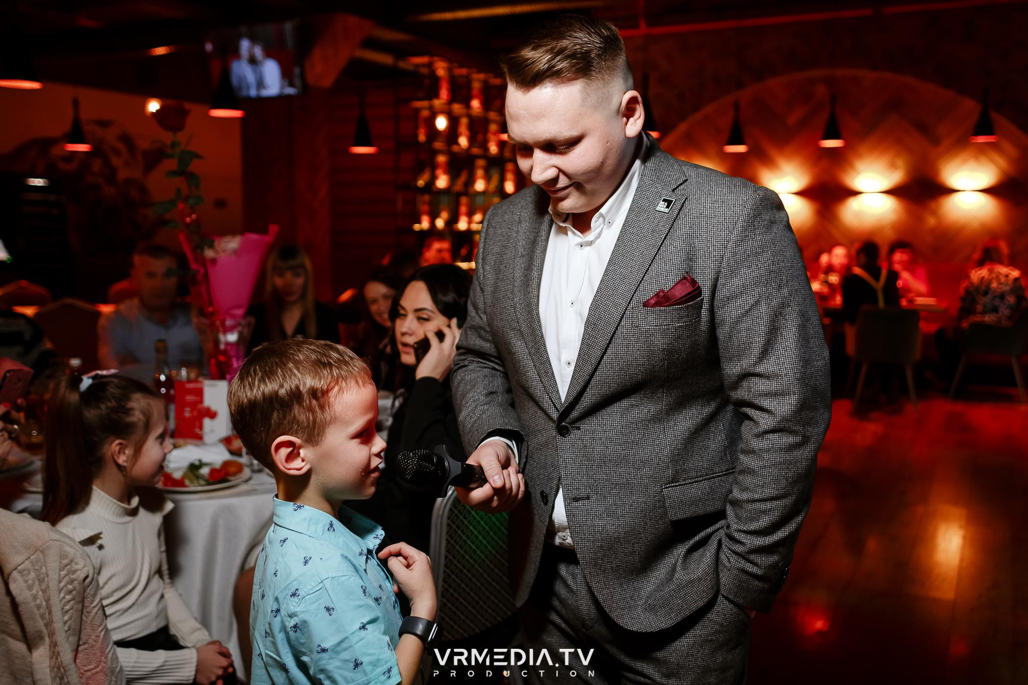 Жаркий новогодний корпоратив в гриль-баре «Жара»