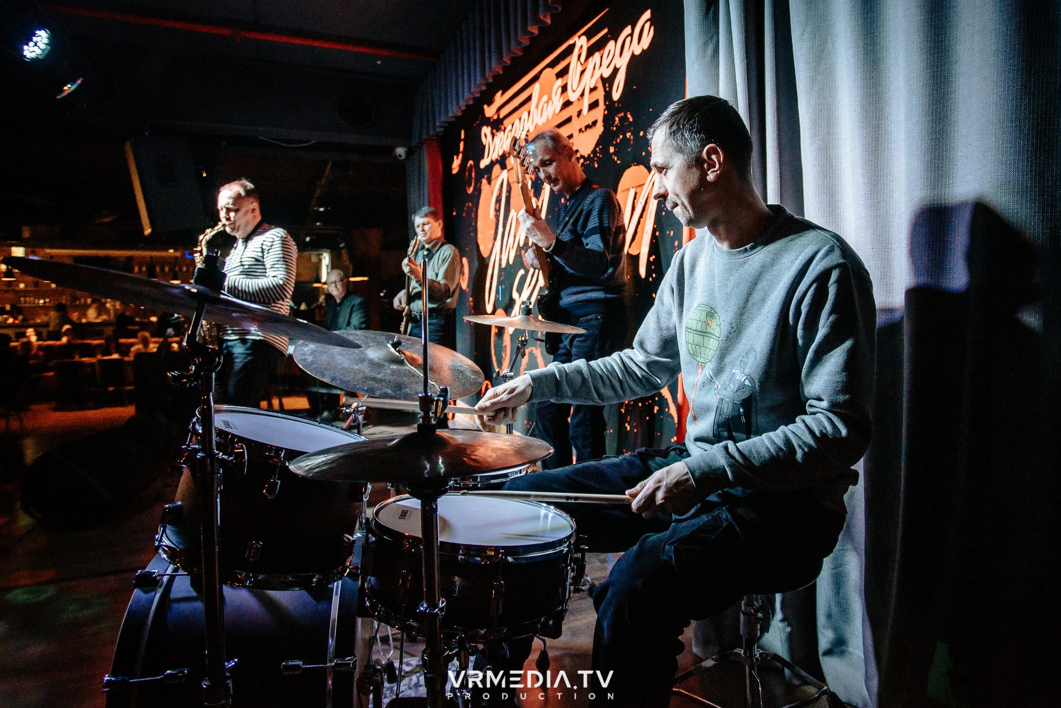 Джазовая среда: Джаз Замечательных Людей (Новосибирск)