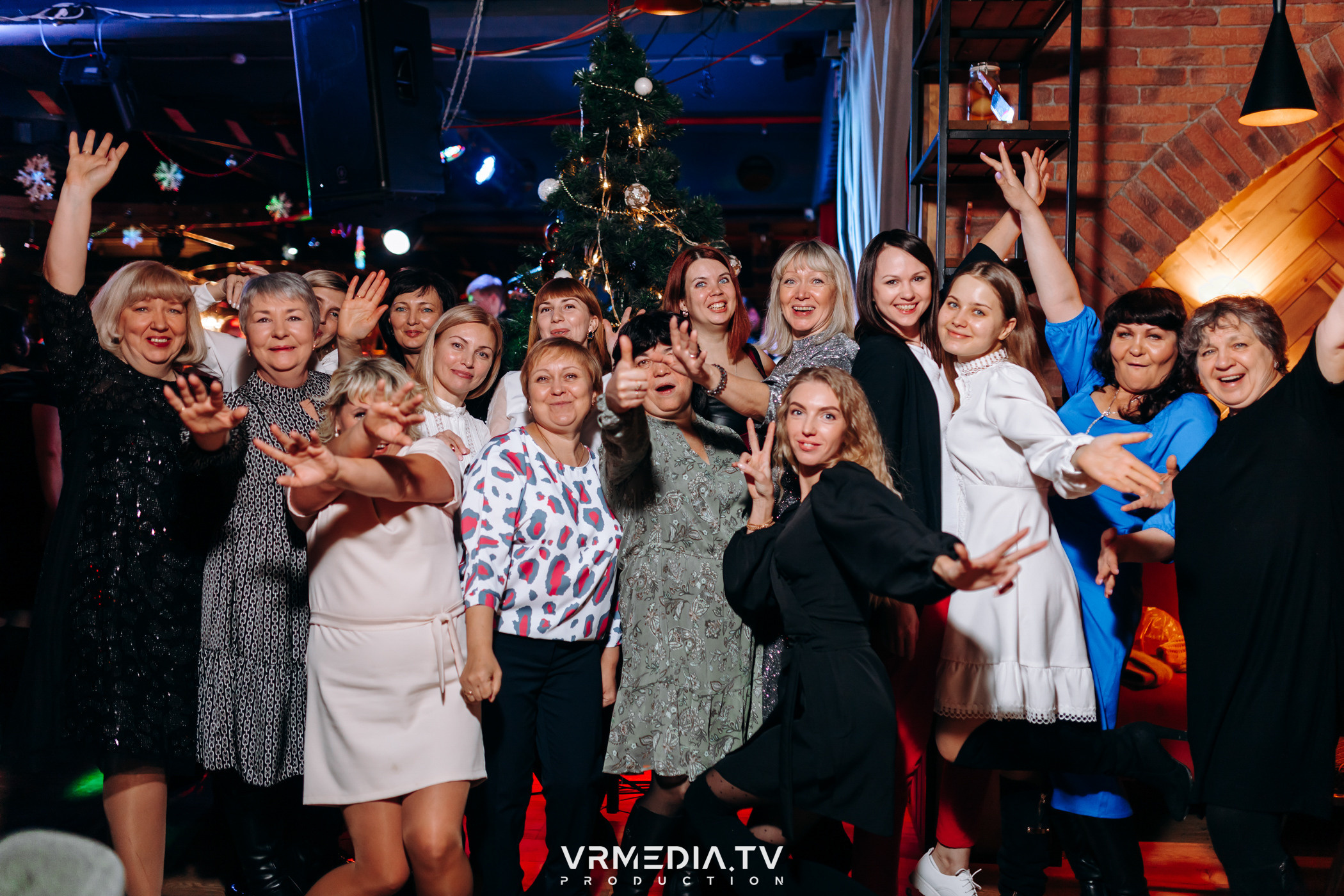 Жаркий новогодний корпоратив в гриль-баре «Жара»