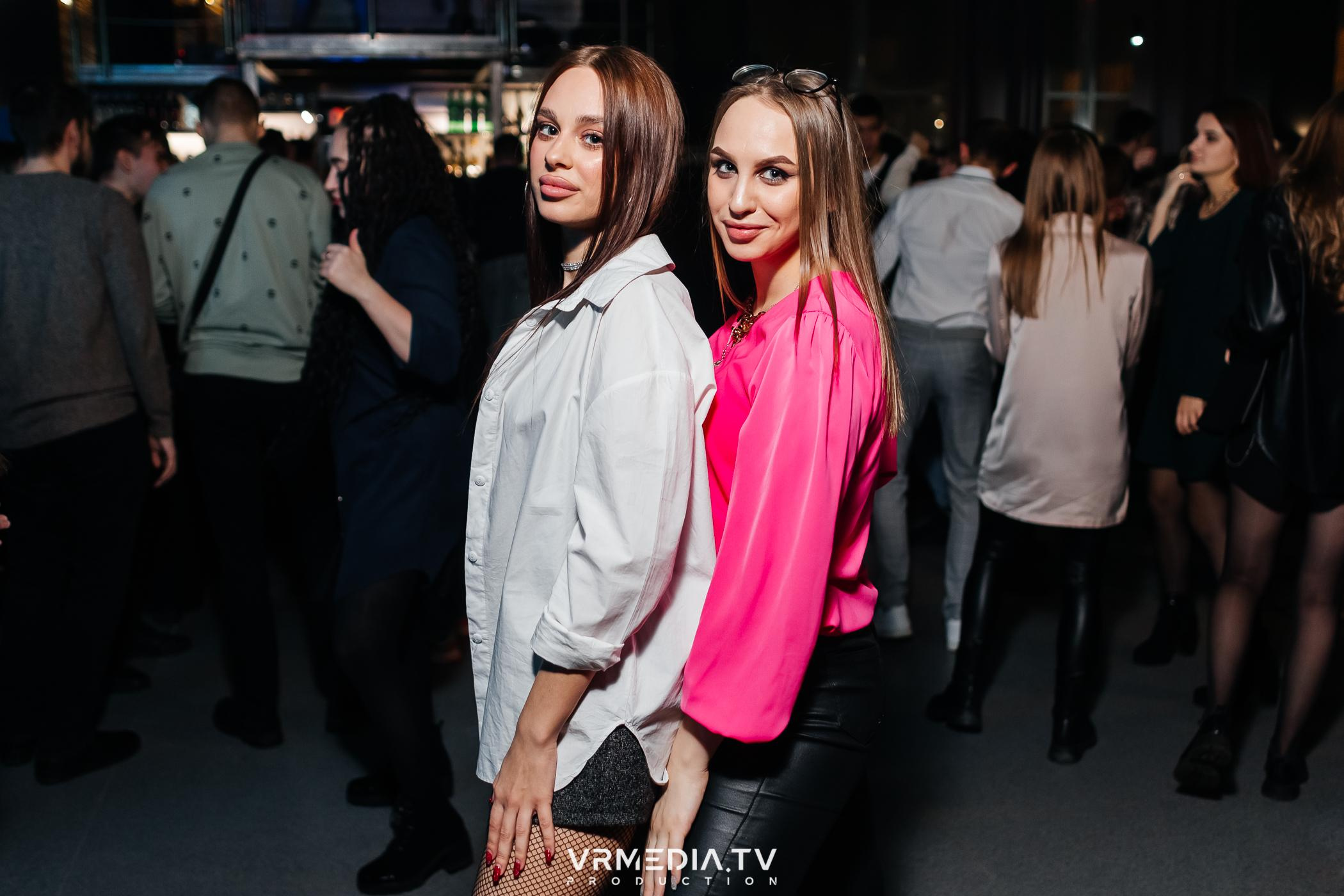 Выходные в баре «DOSKI»