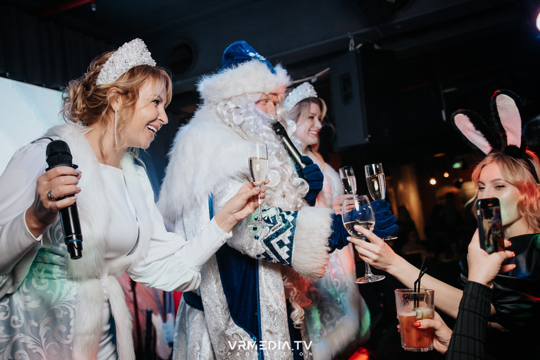 Жаркий новогодний корпоратив в гриль-баре «Жара»