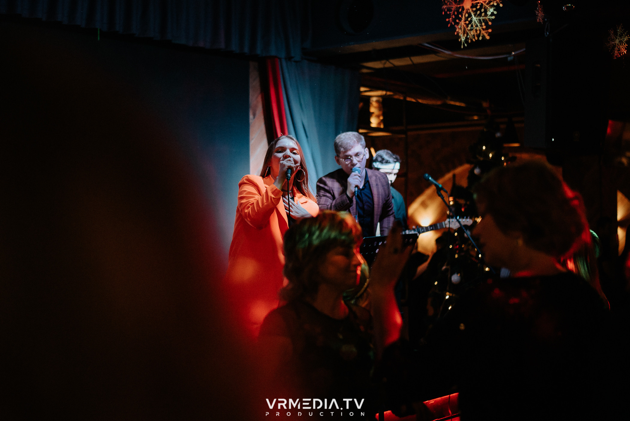 Жаркий новогодний корпоратив в гриль-баре «Жара»